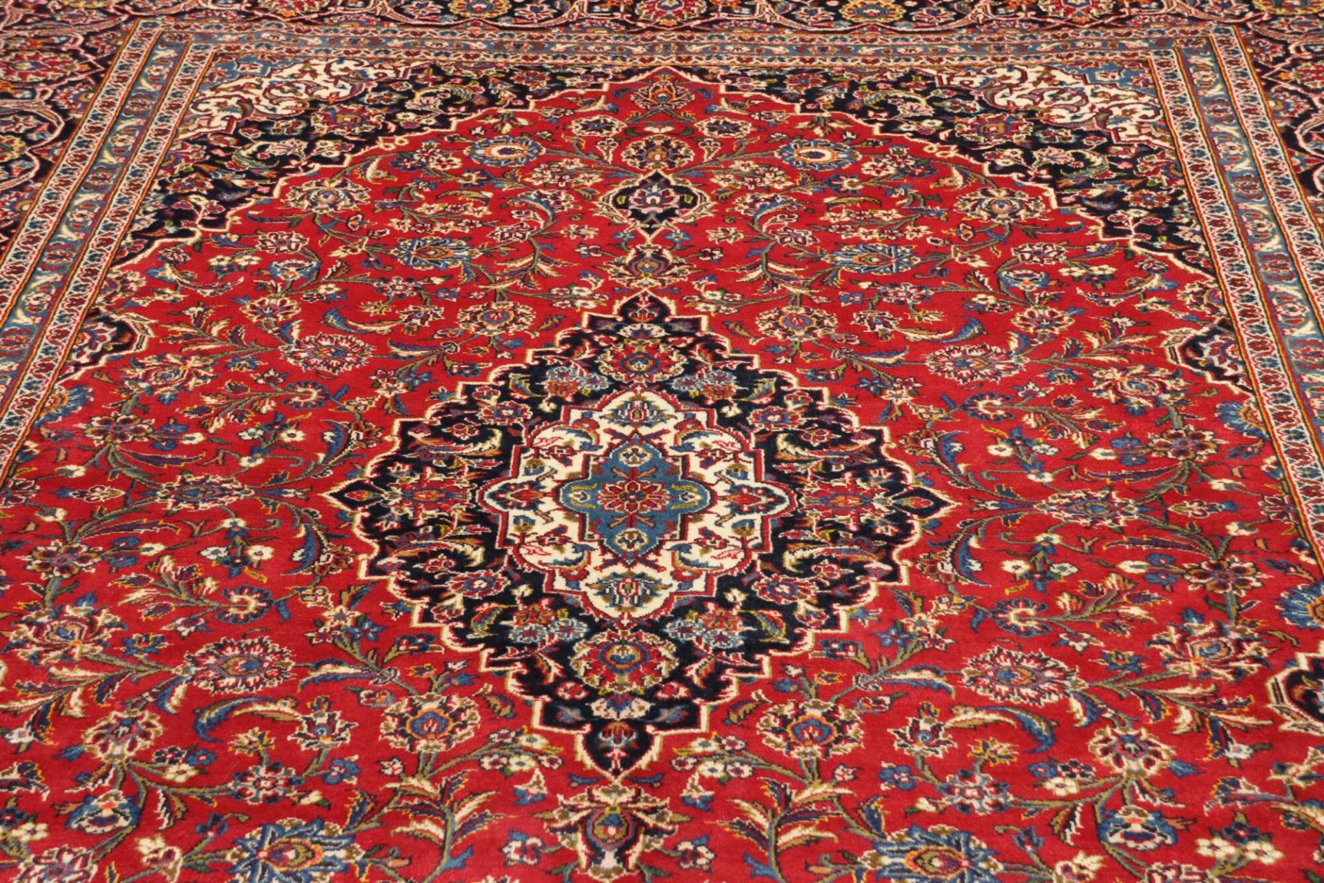Kashan Persian Rug 248 × 357 cm, Wool, hand-knotted