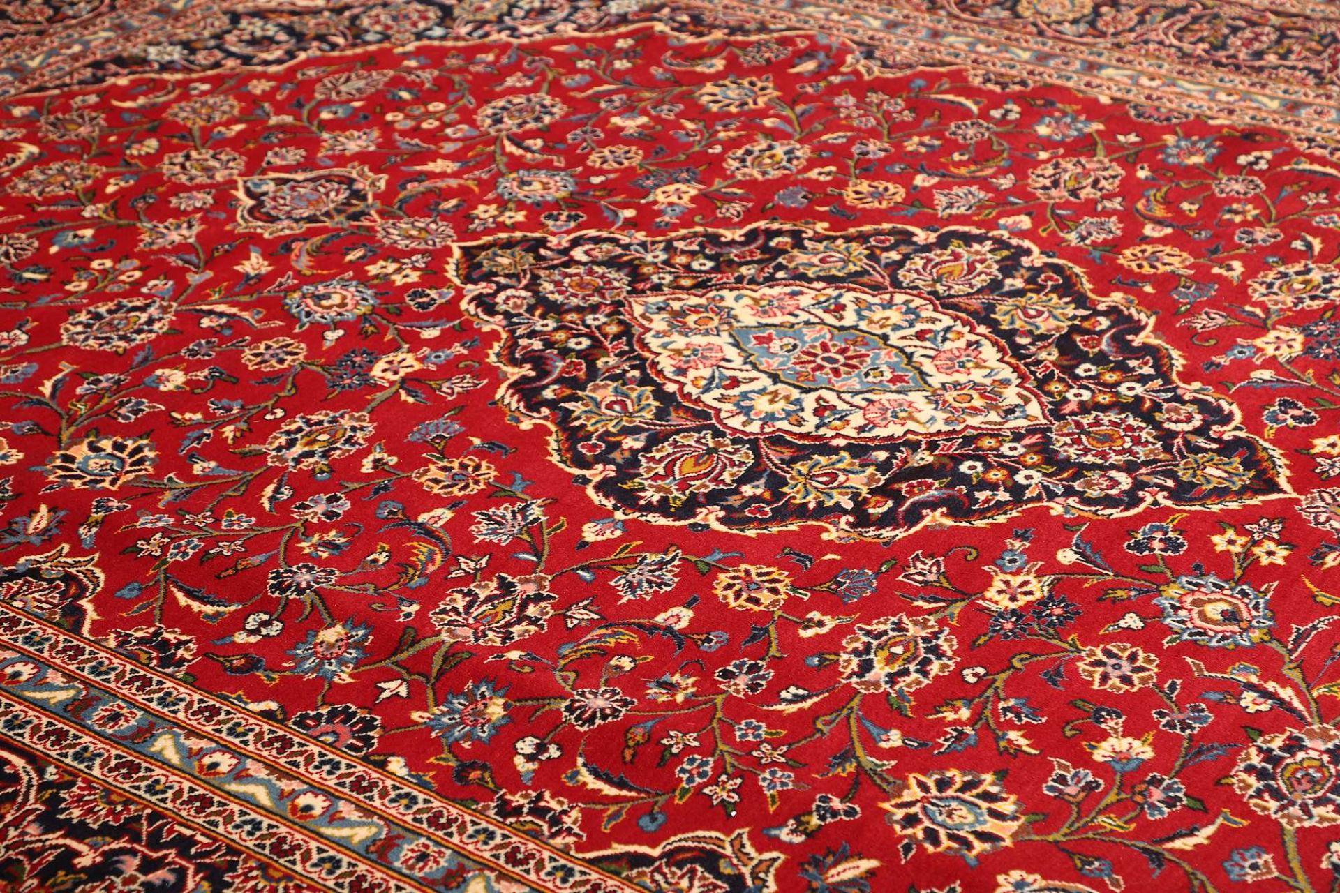 Hand-Knotted Wool Kashan Persian Rug, 261 × 349 cm