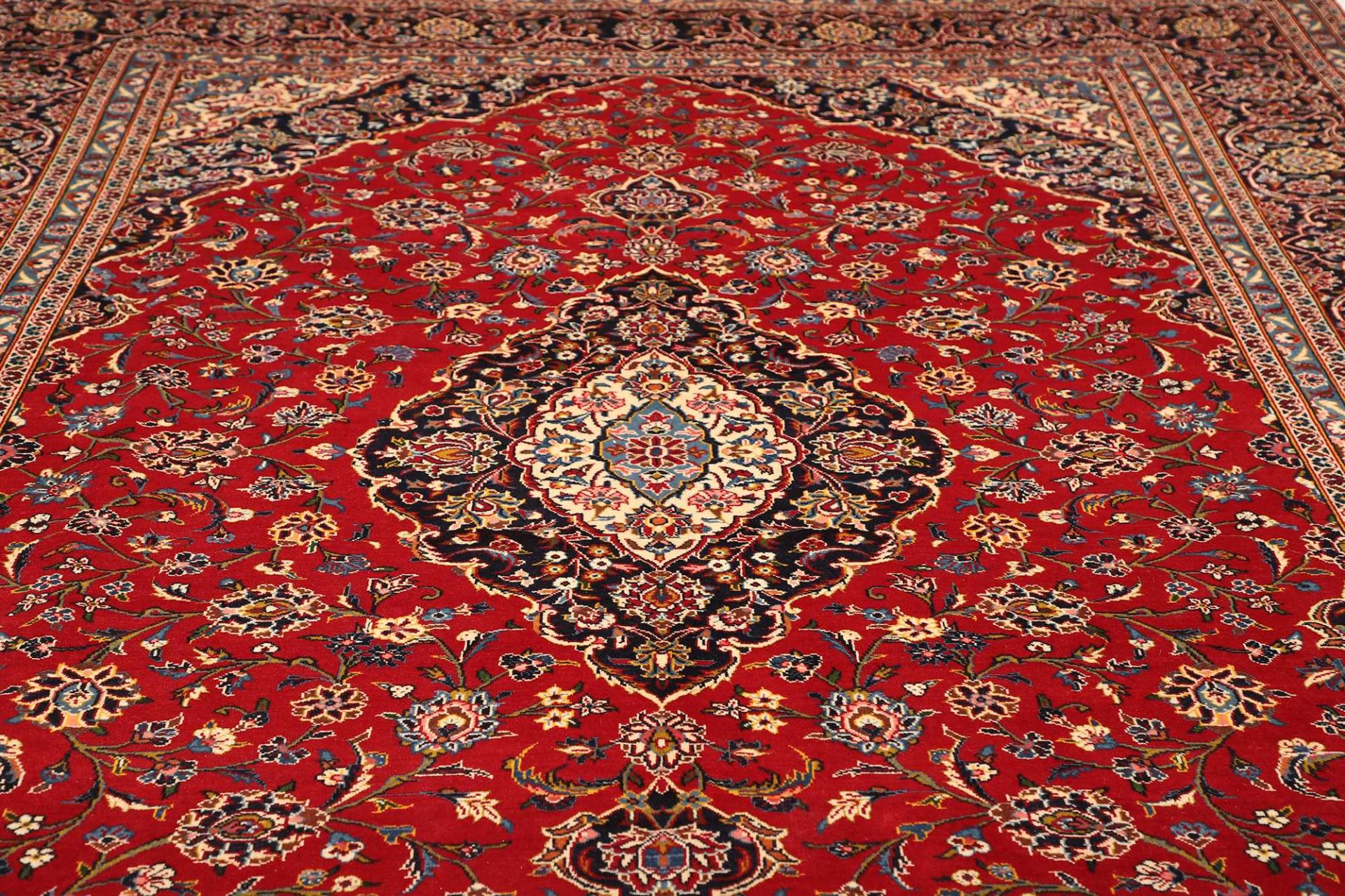 Hand-Knotted Wool Kashan Persian Rug, 261 × 349 cm