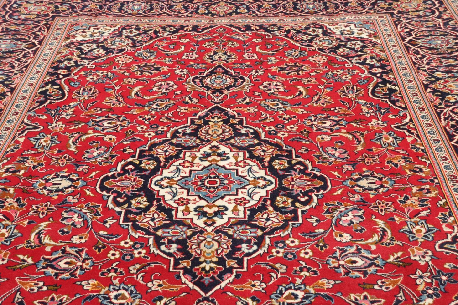 perserteppich-kashan-241-x-354-cm-schurwolle-handgeknupft-hochwertig-27 Kashan Persian Rug 241 × 354 cm, Wool, hand-knotted