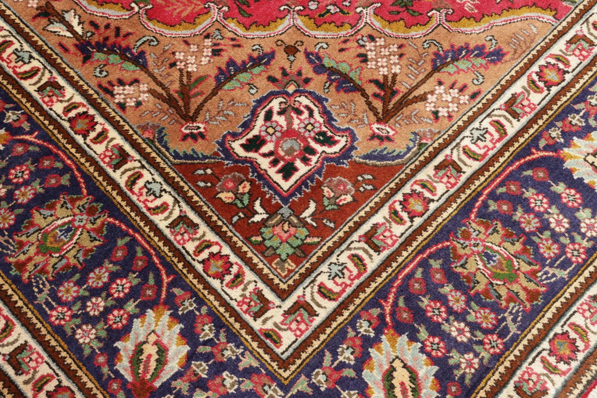 Tabriz Persian Rug — hand-knotted, 251 × 341 cm, Wool