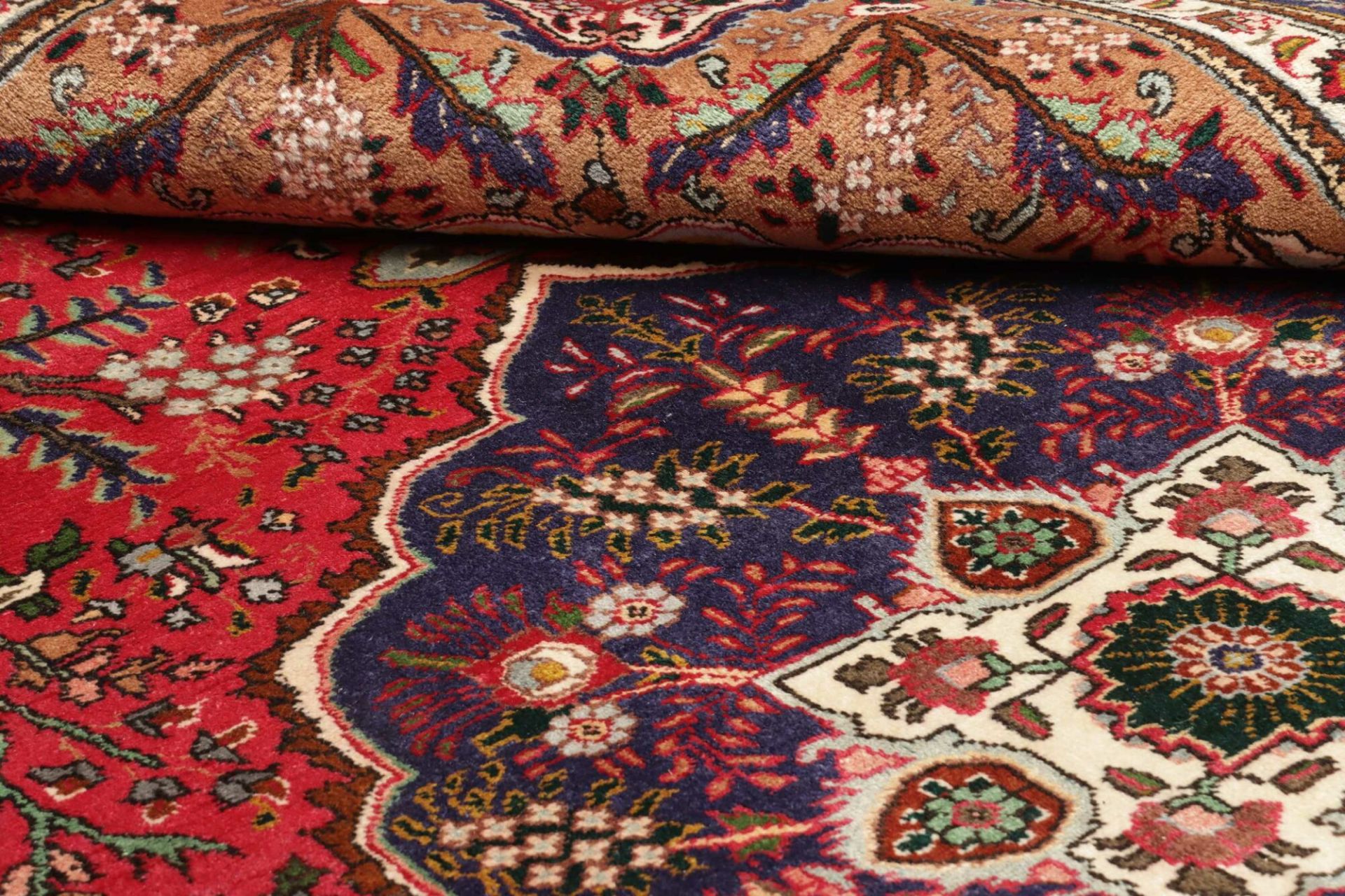 Tabriz Persian Rug — hand-knotted, 251 × 341 cm, Wool