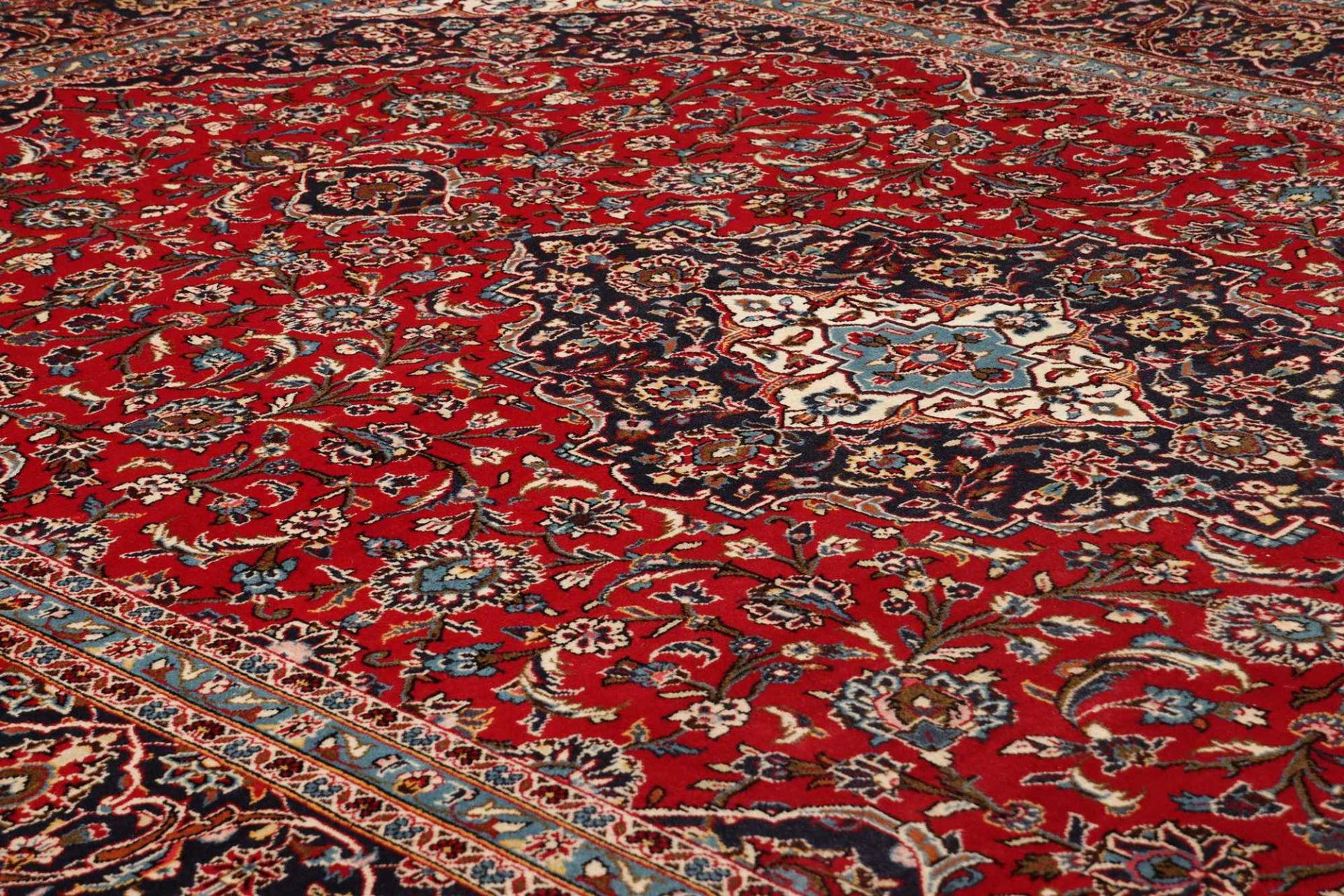 Hand-Knotted Wool Kashan Persian Rug, 244 × 362 cm