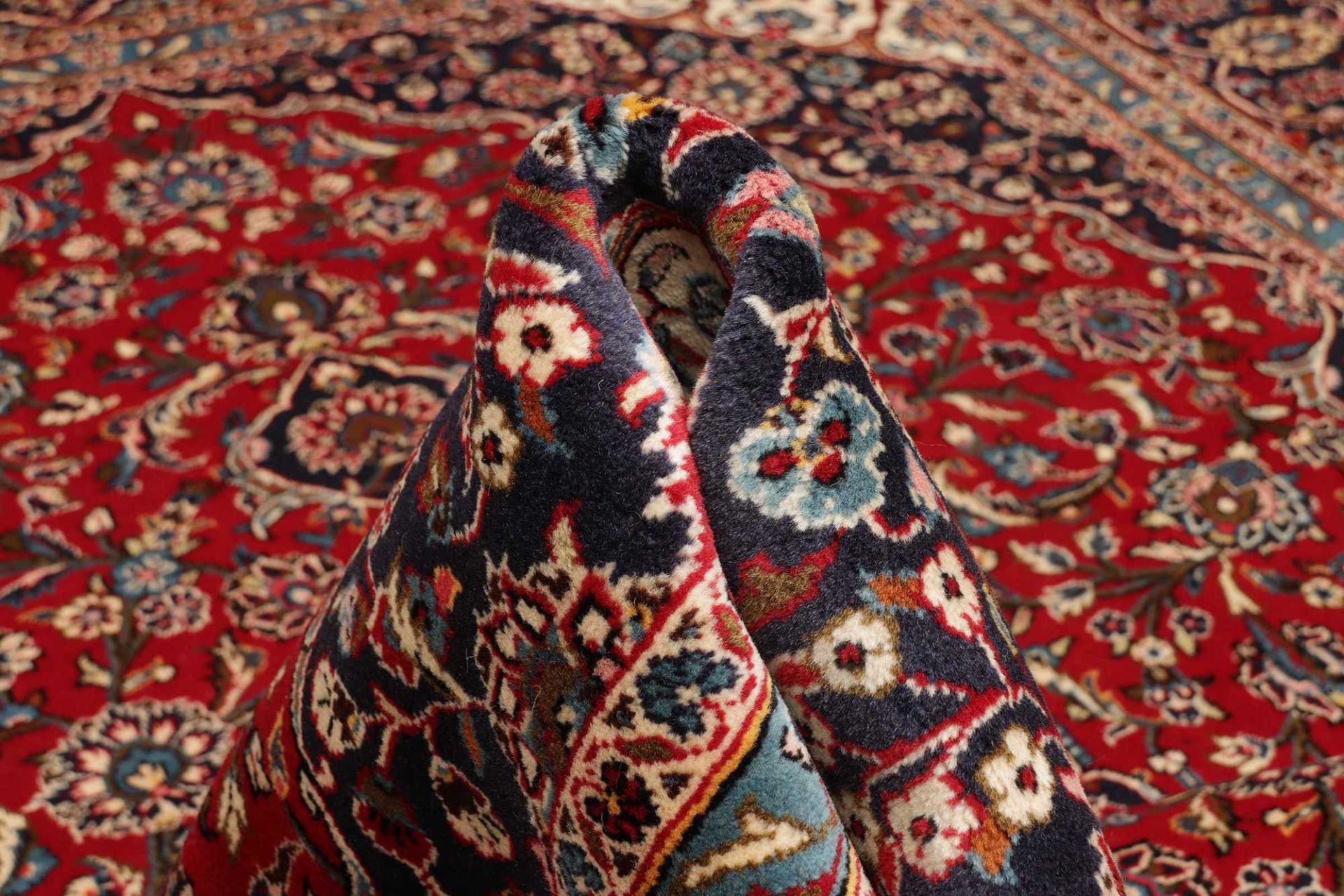 Hand-Knotted Wool Kashan Persian Rug, 244 × 362 cm