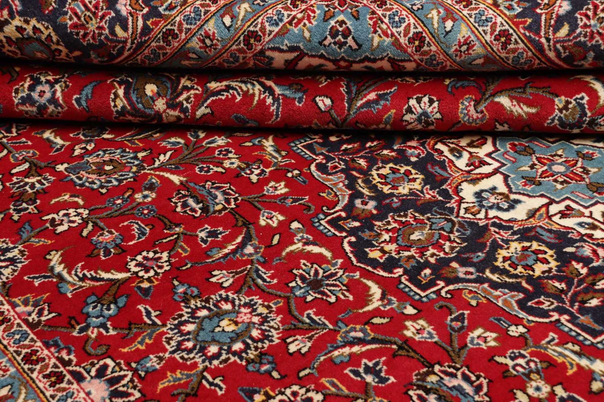 Hand-Knotted Wool Kashan Persian Rug, 244 × 362 cm