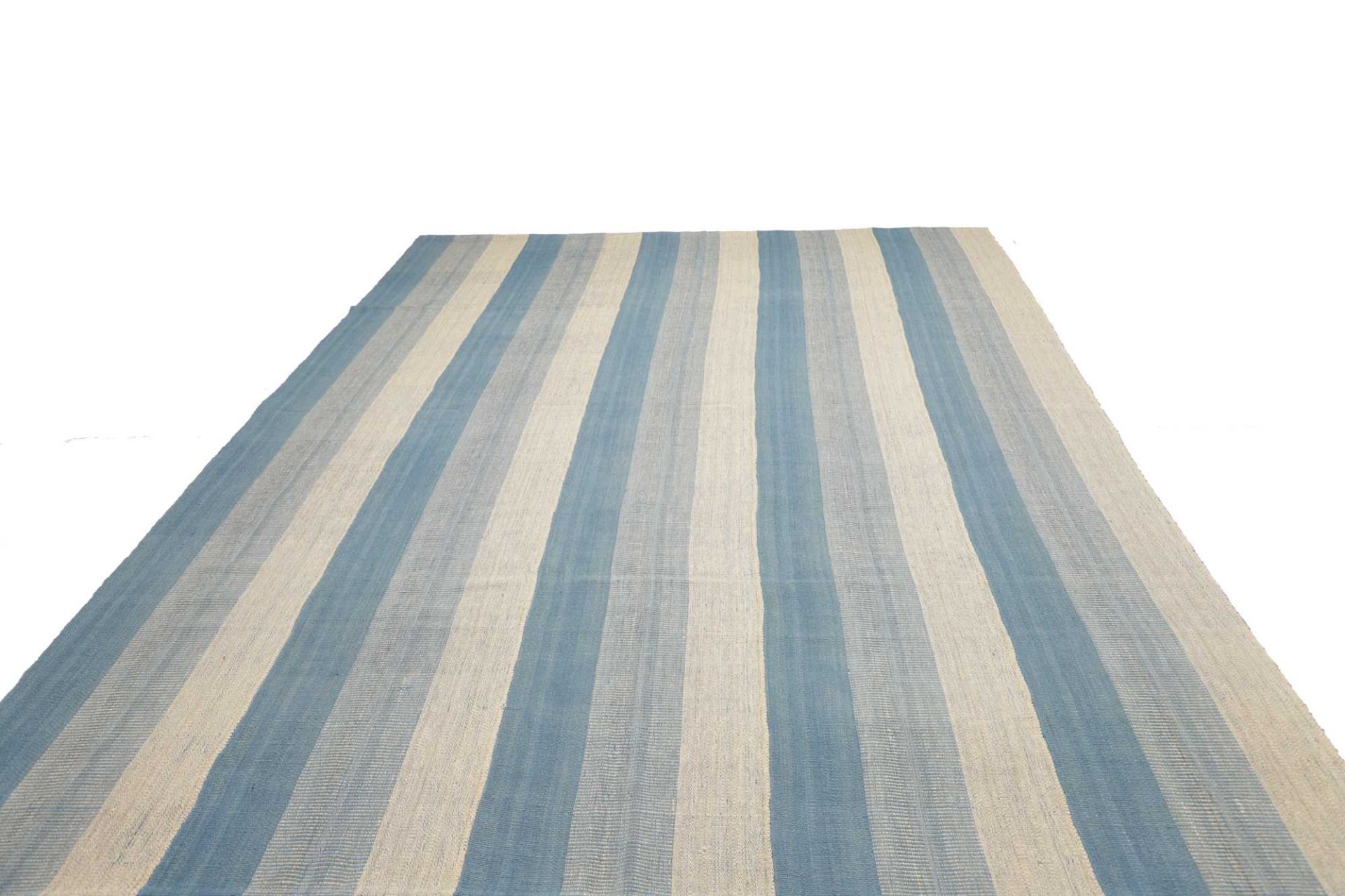 Kilim Persian Rug — hand-woven, 266 × 358 cm, Wool