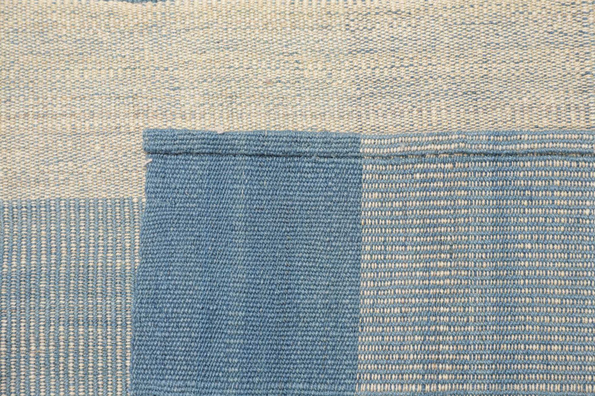Kilim Persian Rug — hand-woven, 266 × 358 cm, Wool
