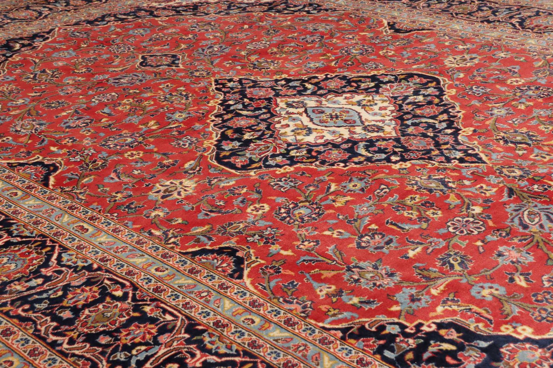 Kashan Persian Rug — hand-knotted, 251 × 364 cm, Wool