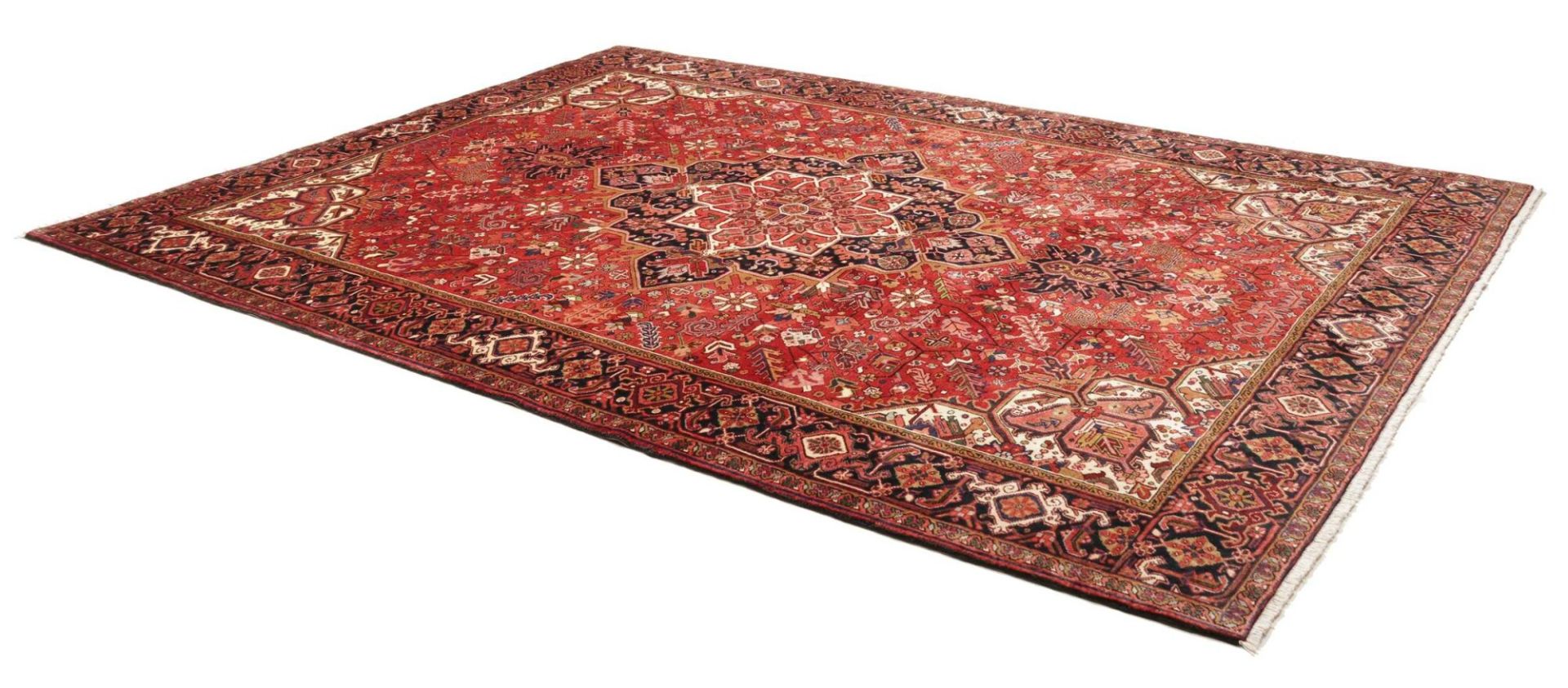 Hand-Knotted Wool Heriz Persian Rug, 251 × 339 cm