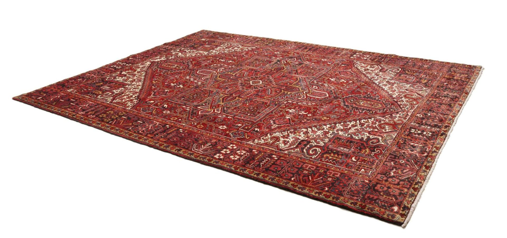 Hand-Knotted Wool Heriz Persian Rug, 266 × 337 cm