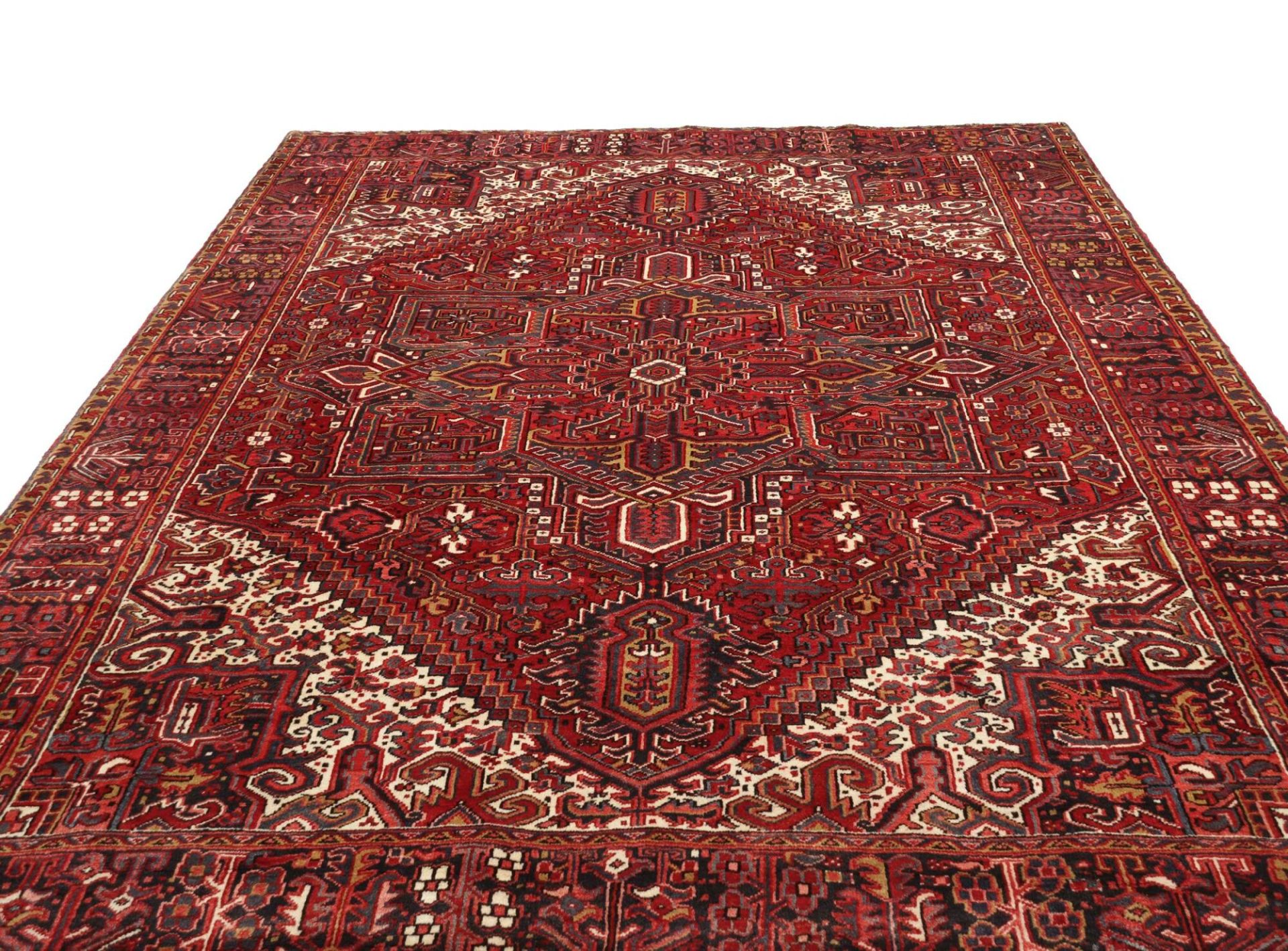Hand-Knotted Wool Heriz Persian Rug, 266 × 337 cm