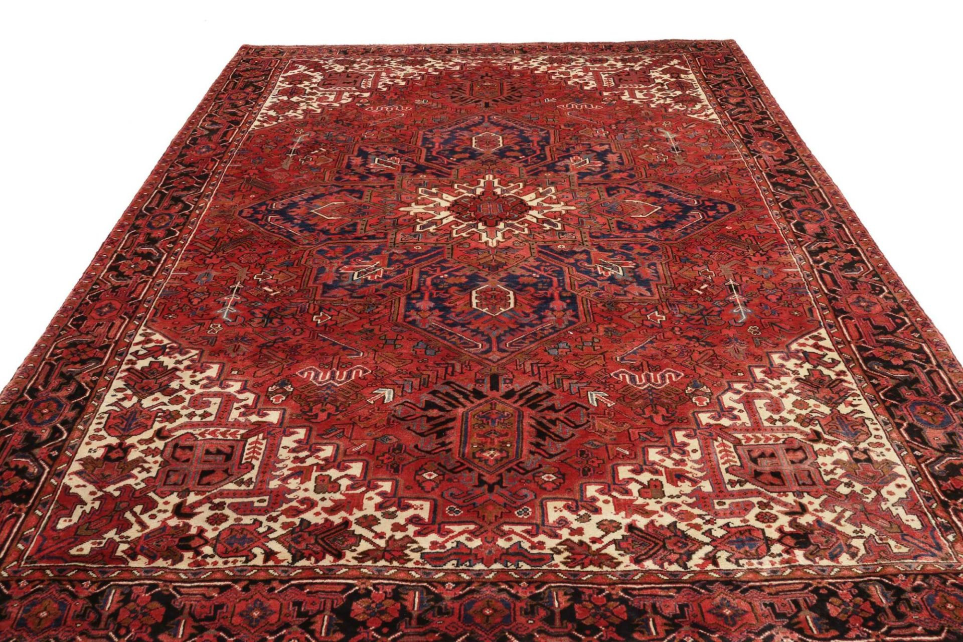 Heriz Persian Rug — hand-knotted, 257 × 351 cm, Wool