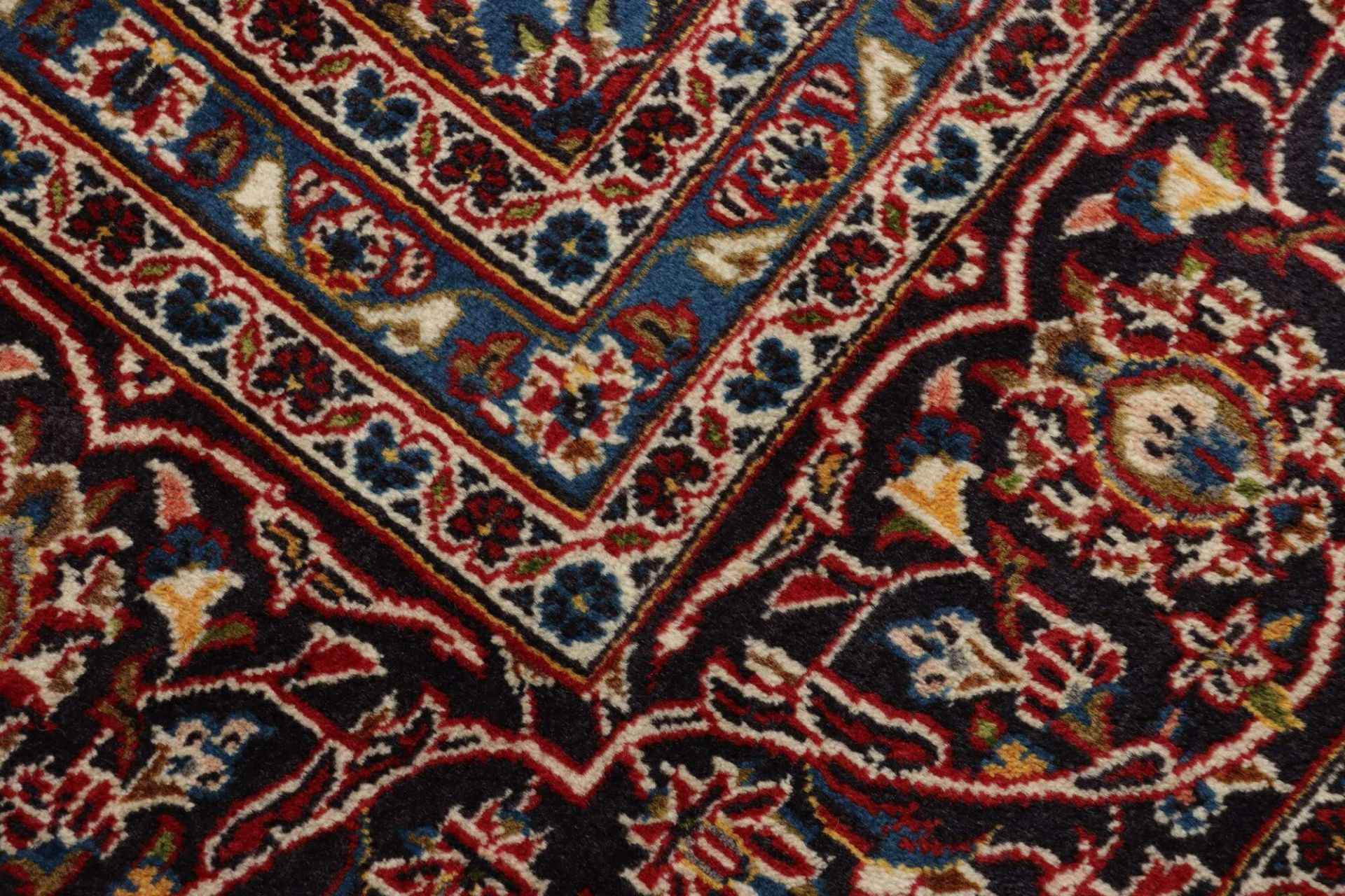 Kashan Persian Rug — hand-knotted, 244 × 347 cm, Wool