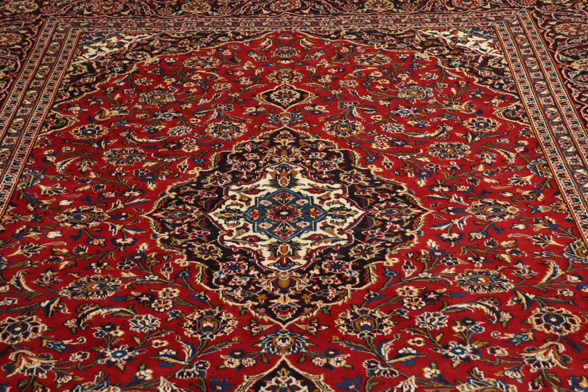 Kashan Persian Rug — hand-knotted, 244 × 347 cm, Wool