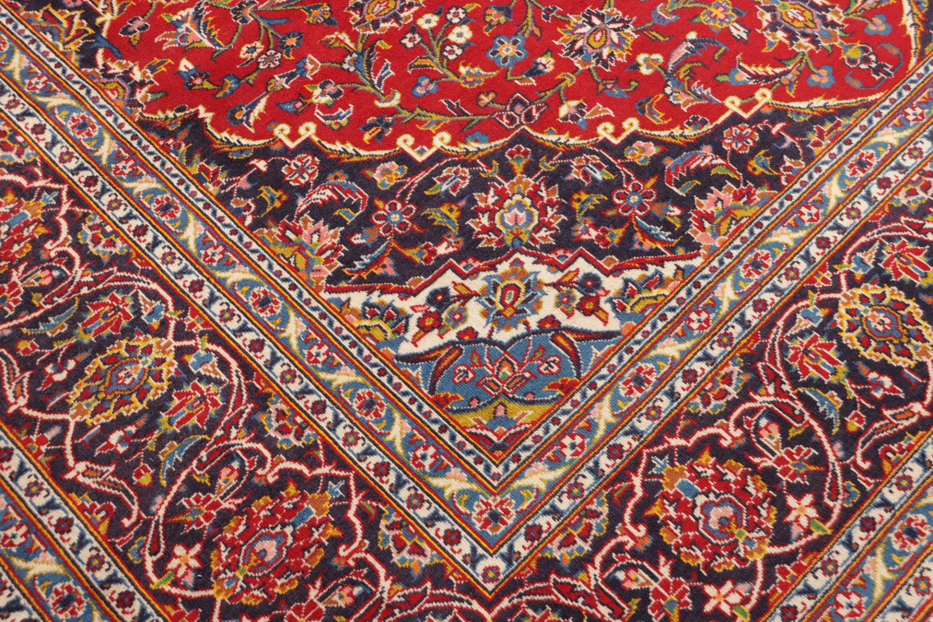 Hand-Knotted Wool Kashan Persian Rug, 256 × 349 cm