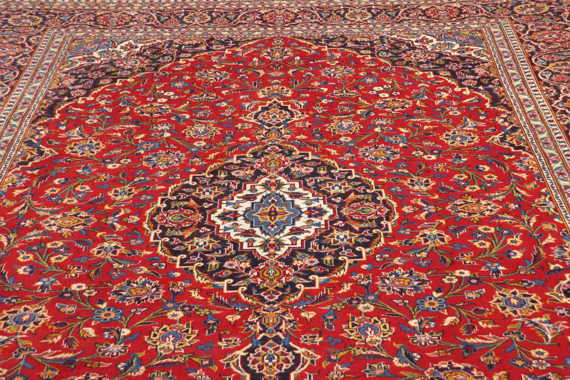 Hand-Knotted Wool Kashan Persian Rug, 256 × 349 cm
