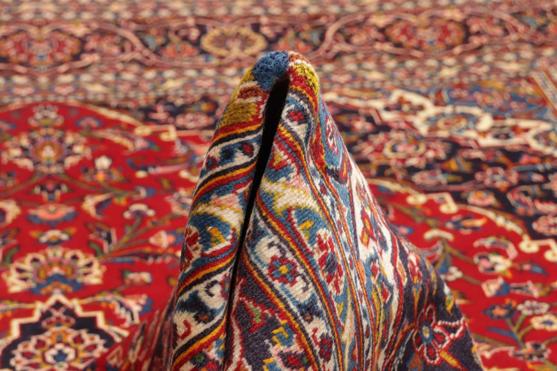 Hand-Knotted Wool Kashan Persian Rug, 256 × 349 cm