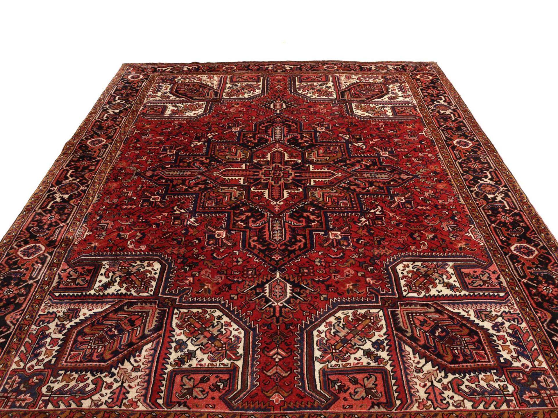 Hand-Knotted Wool Heriz Persian Rug, 261 × 335 cm