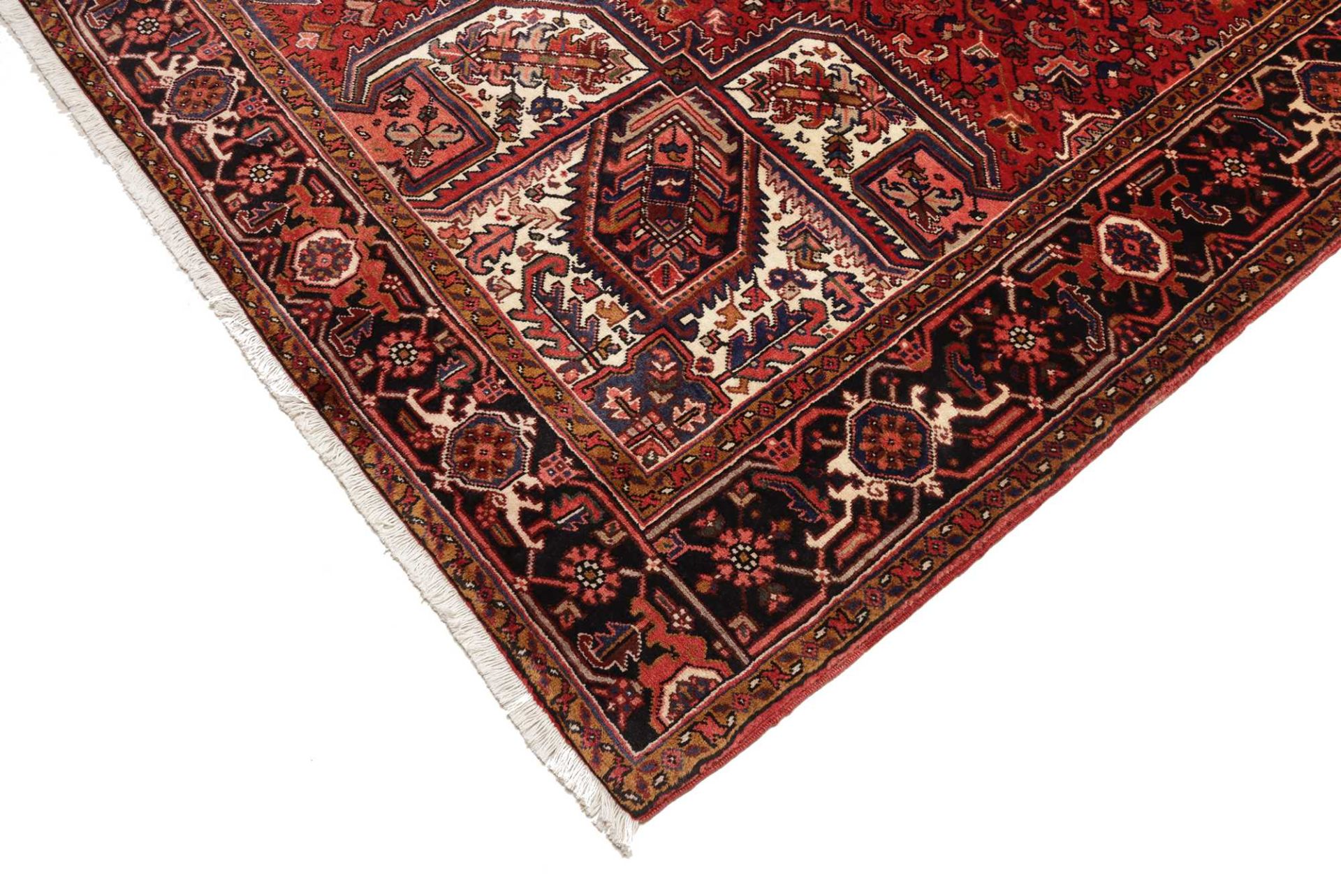 Hand-Knotted Wool Heriz Persian Rug, 261 × 335 cm