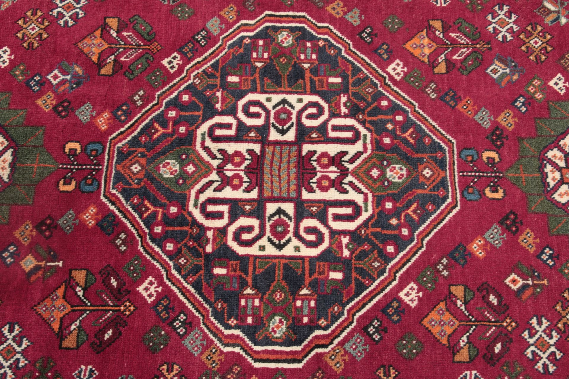 Qashqai Persian Rug 185 × 275 cm, Wool, hand-knotted