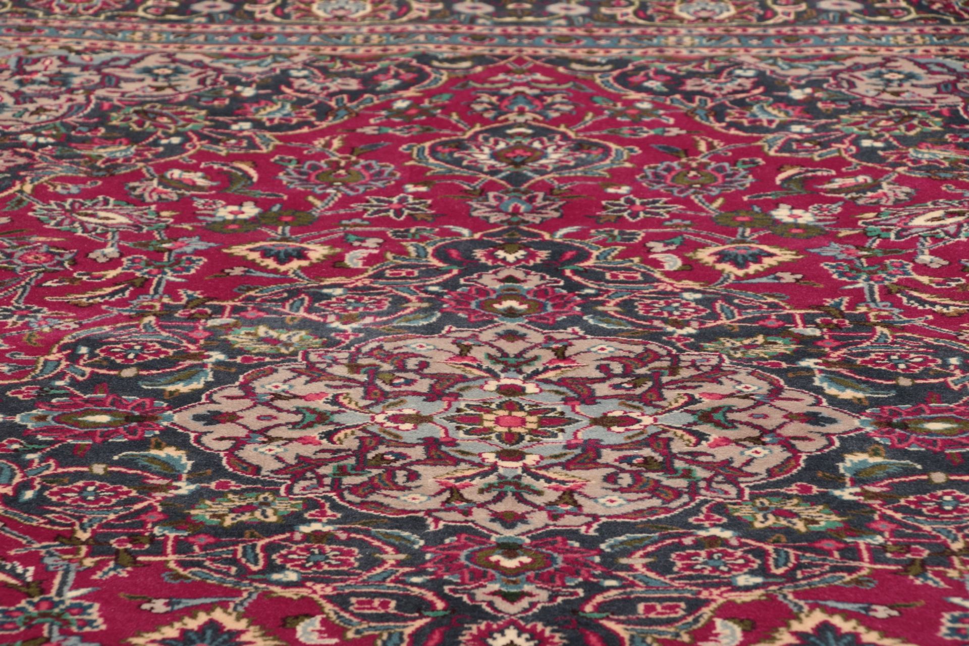 Mashhad Persian Rug — hand-knotted, 200 × 300 cm, Wool