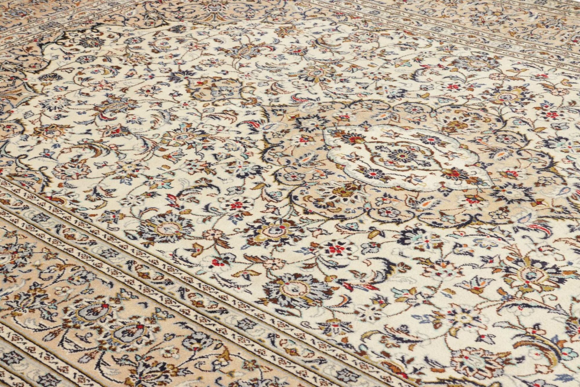 Hand-Knotted Wool Kashan Persian Rug, 205 × 319 cm