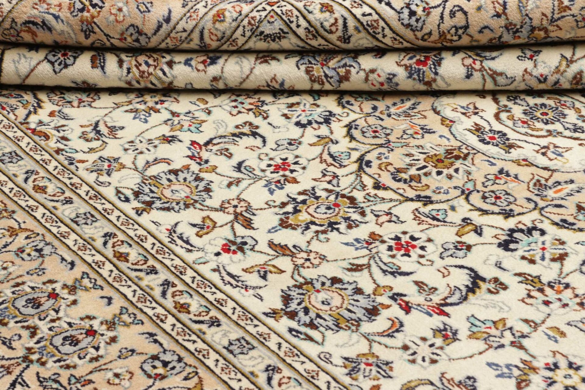 Hand-Knotted Wool Kashan Persian Rug, 205 × 319 cm