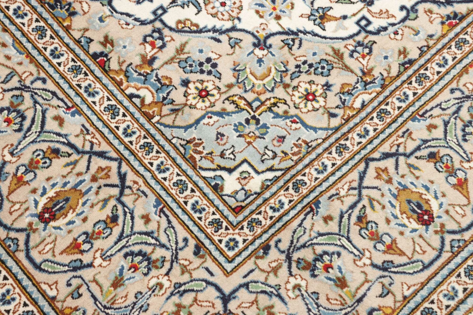 Hand-Knotted Wool Kashan Persian Rug, 201 × 299 cm