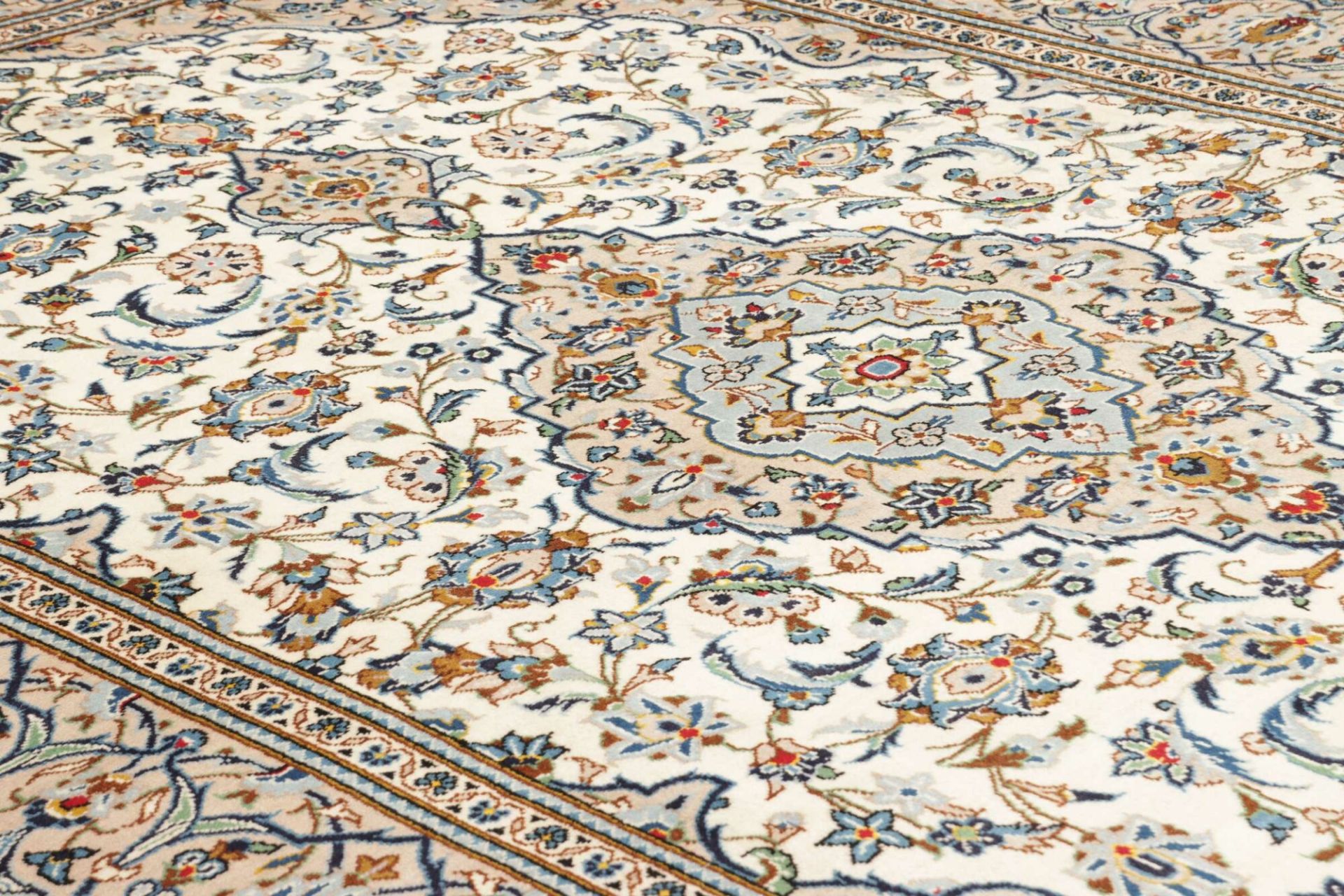 Hand-Knotted Wool Kashan Persian Rug, 201 × 299 cm