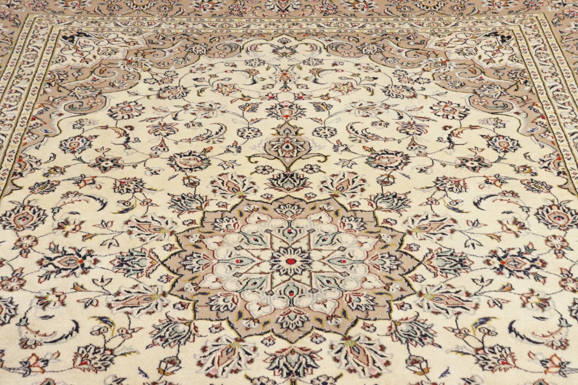 perserteppich-kashan-198-x-289-cm-schurwolle-handgeknupft-hochwertig-8 Kashan Persian Rug — hand-knotted, 198 × 289 cm, Wool