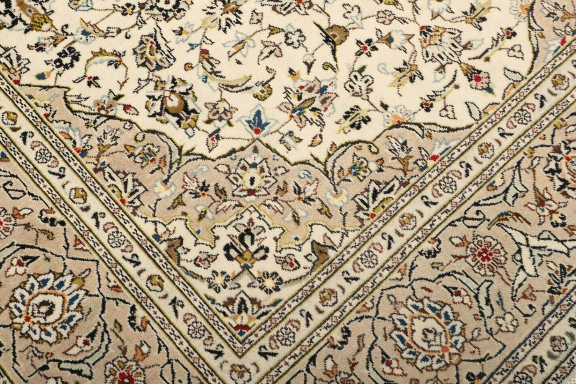Kashan Persian Rug 196 × 292 cm, Wool, hand-knotted