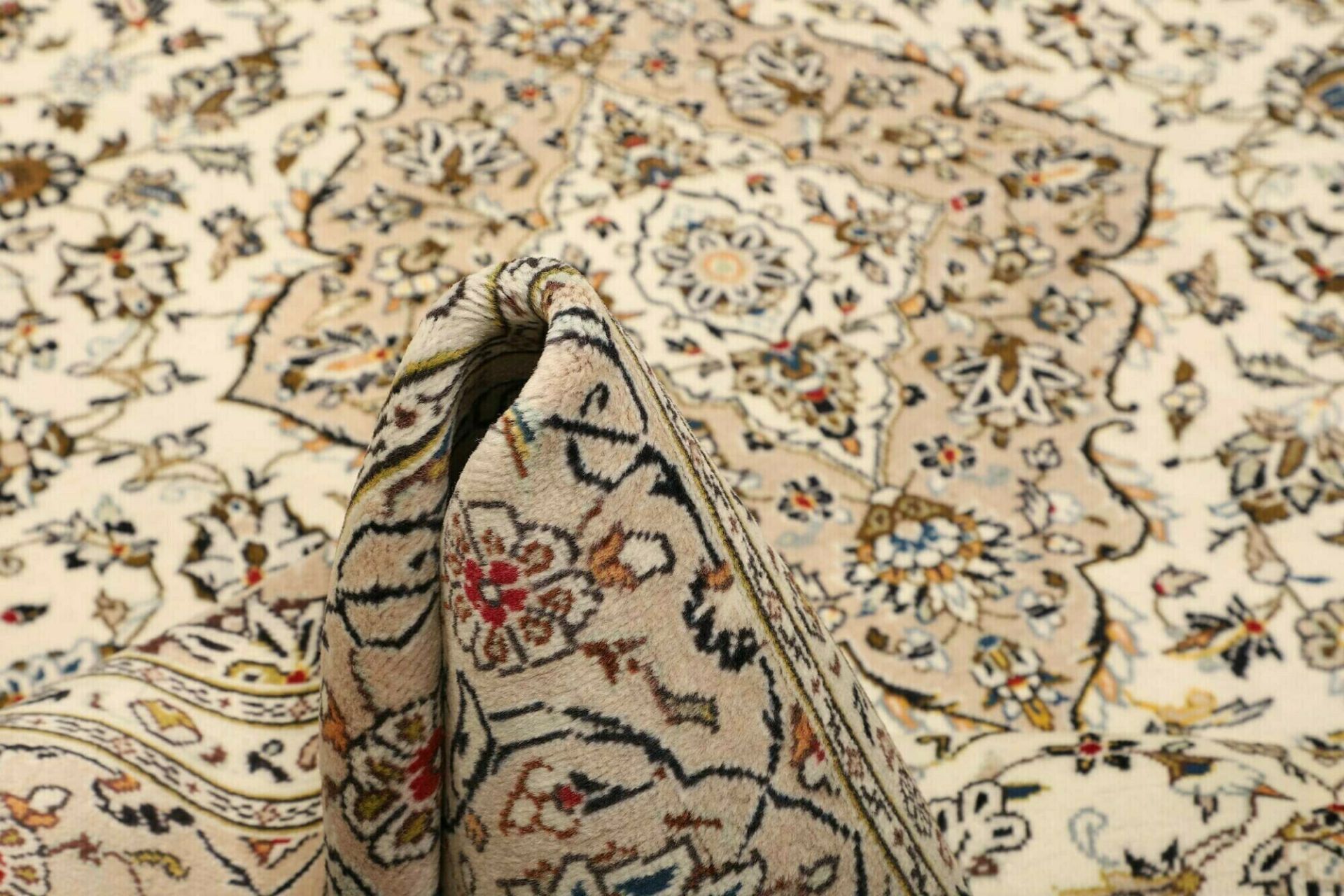 Kashan Persian Rug 196 × 292 cm, Wool, hand-knotted