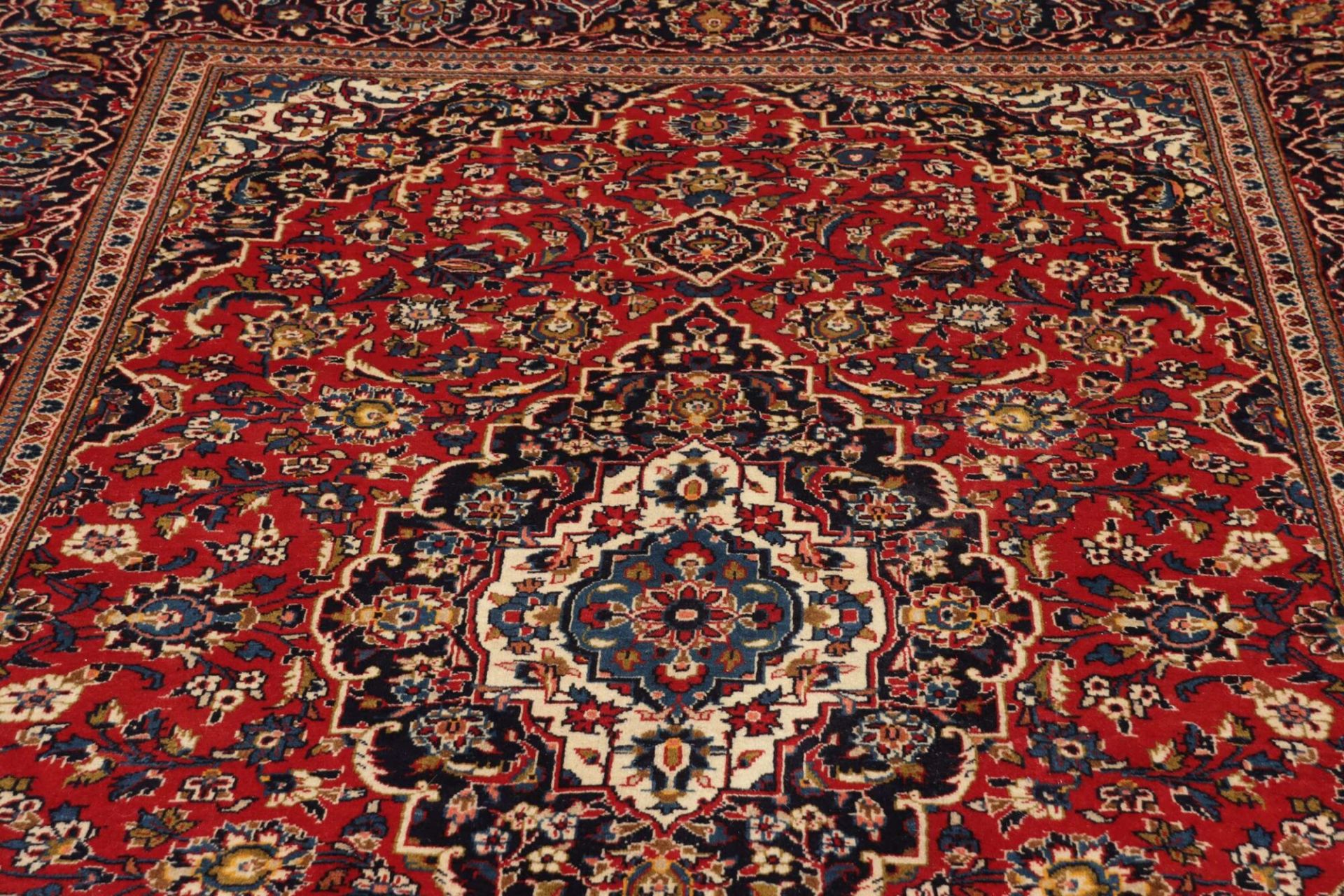 perserteppich-kashan-199-x-309-cm-schurwolle-handgeknupft-hochwertig-6 Kashan Persian Rug 199 × 309 cm, Wool, hand-knotted
