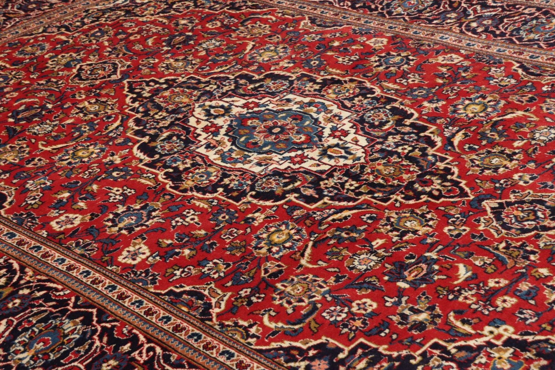 perserteppich-kashan-199-x-309-cm-schurwolle-handgeknupft-hochwertig-7 Kashan Persian Rug 199 × 309 cm, Wool, hand-knotted