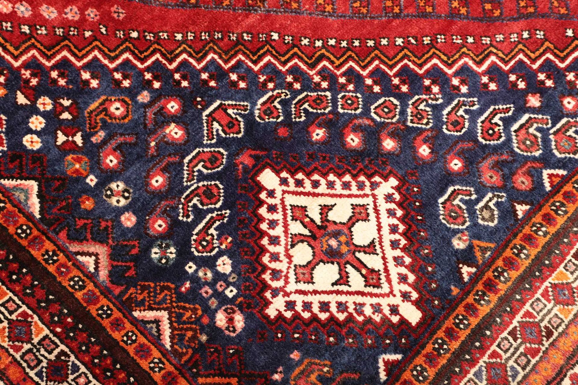 Shiraz Persian Rug 211 × 292 cm, Wool, hand-knotted
