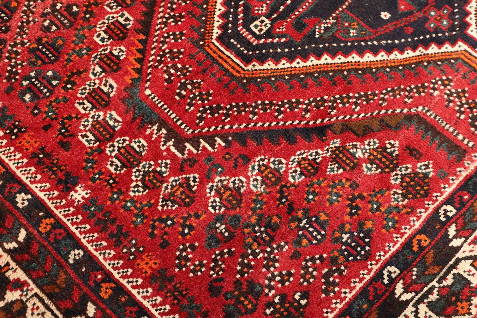 Shiraz Persian Rug 206 × 292 cm, Wool, hand-knotted