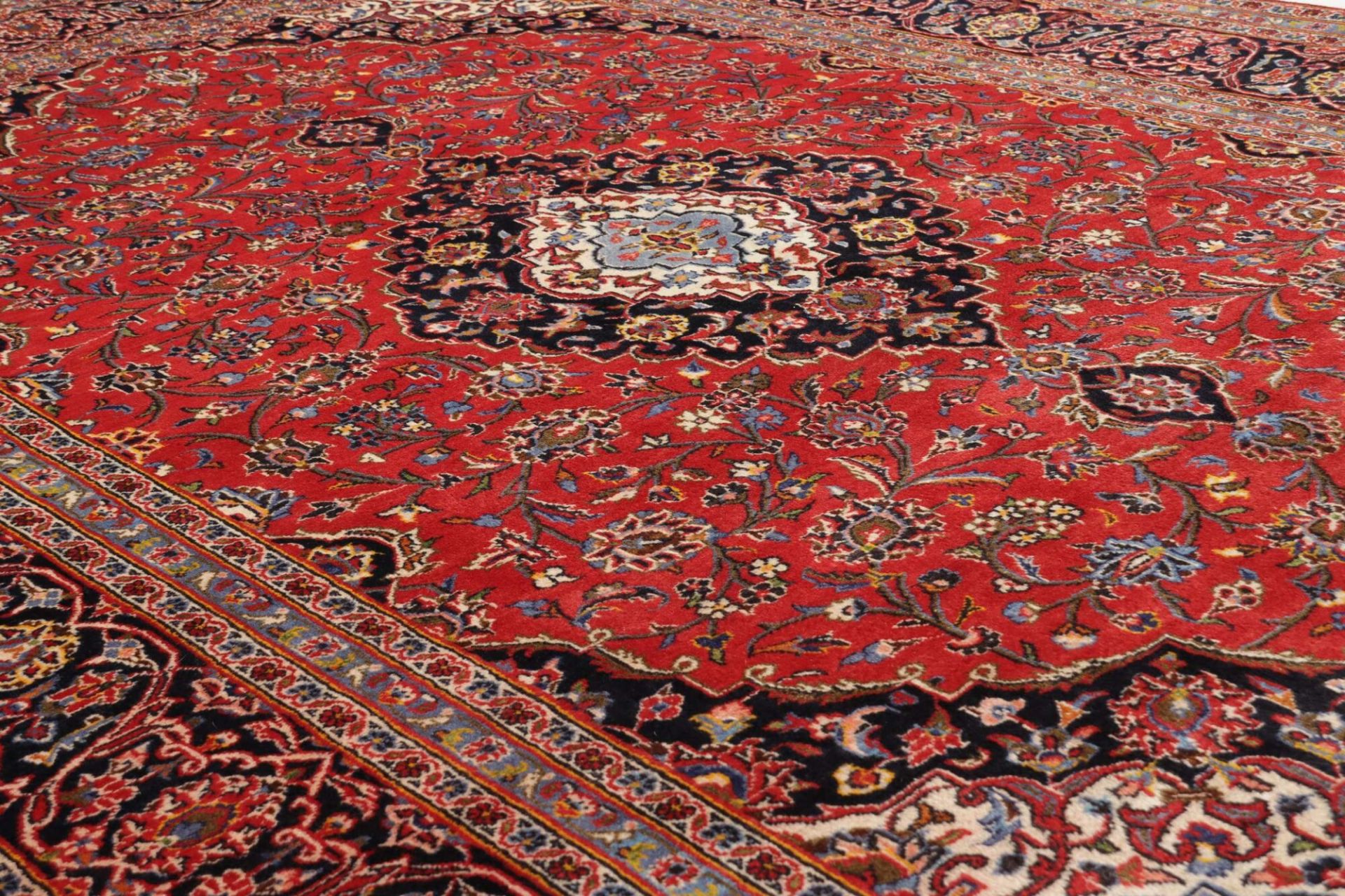 Kashan Persian Rug 203 × 294 cm, Wool, hand-knotted