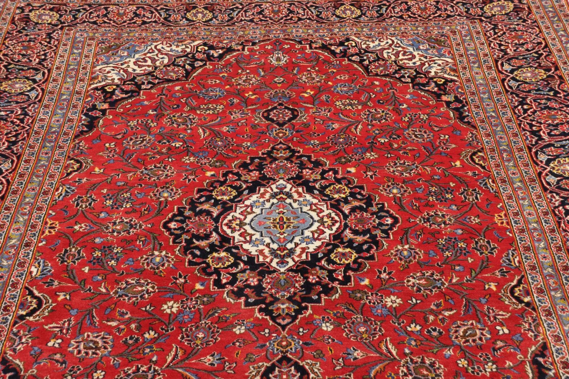 Kashan Persian Rug 203 × 294 cm, Wool, hand-knotted