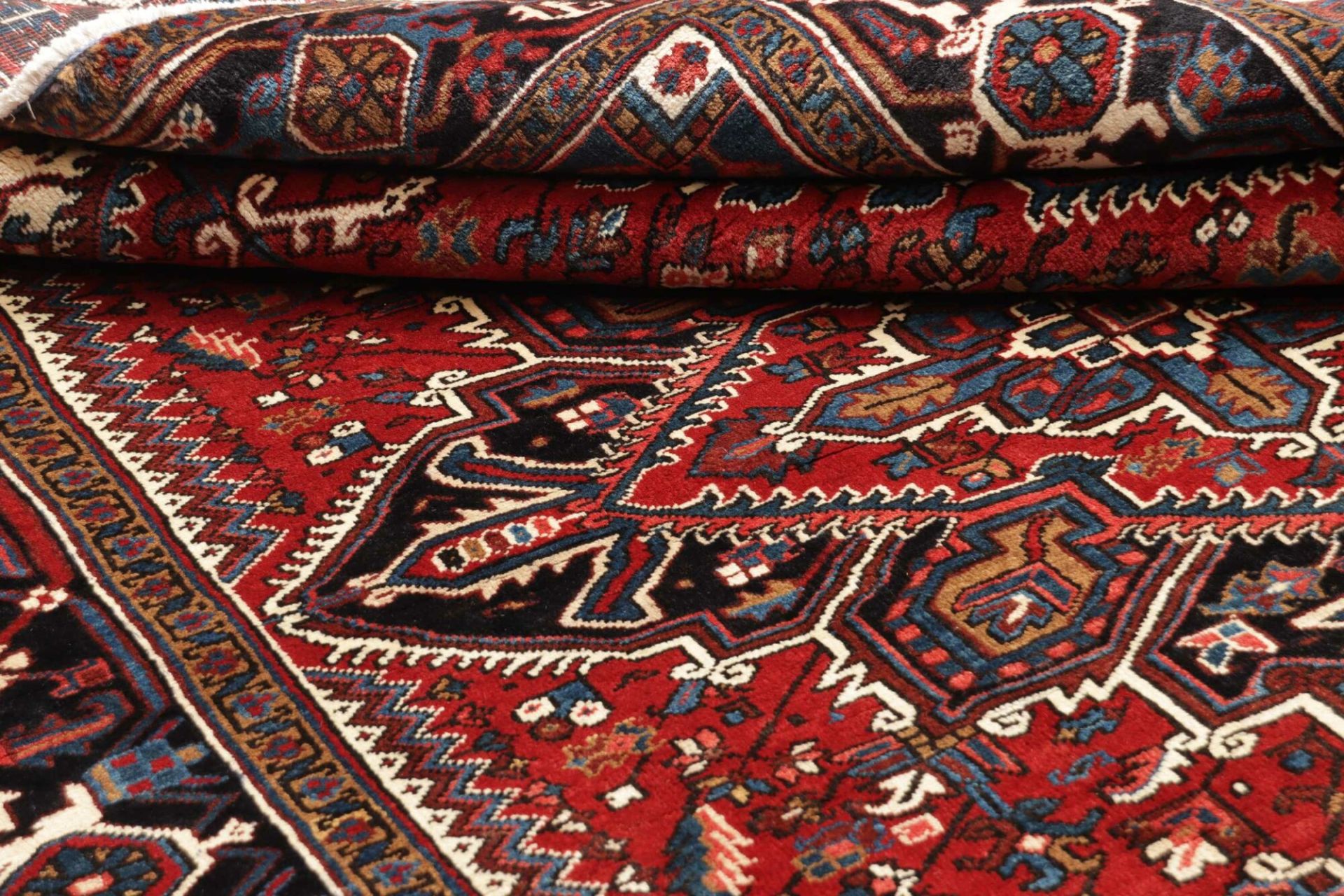 Heriz Persian Rug — hand-knotted, 206 × 301 cm, Wool