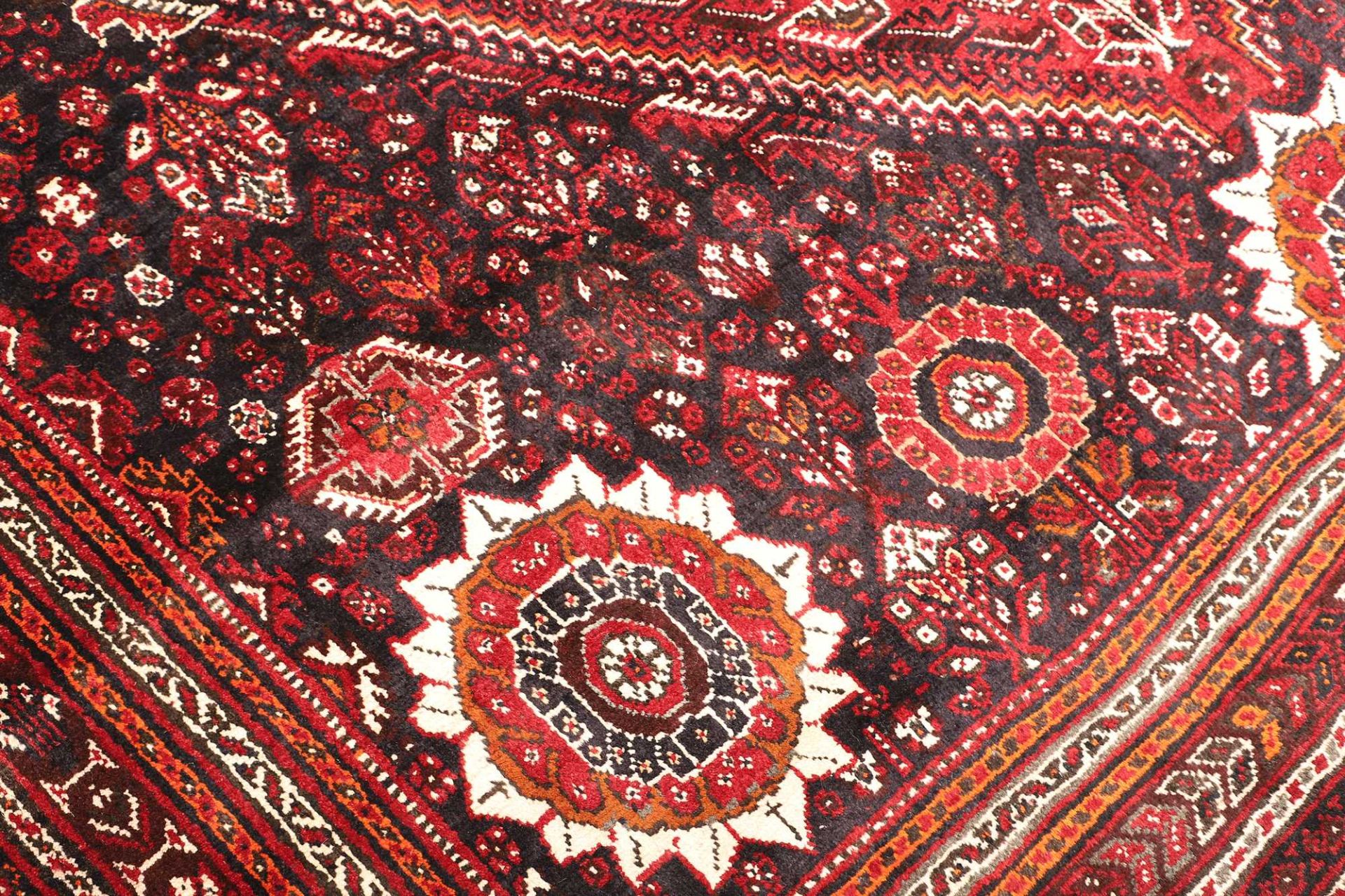 Hand-Knotted Wool Shiraz Persian Rug, 219 × 307 cm