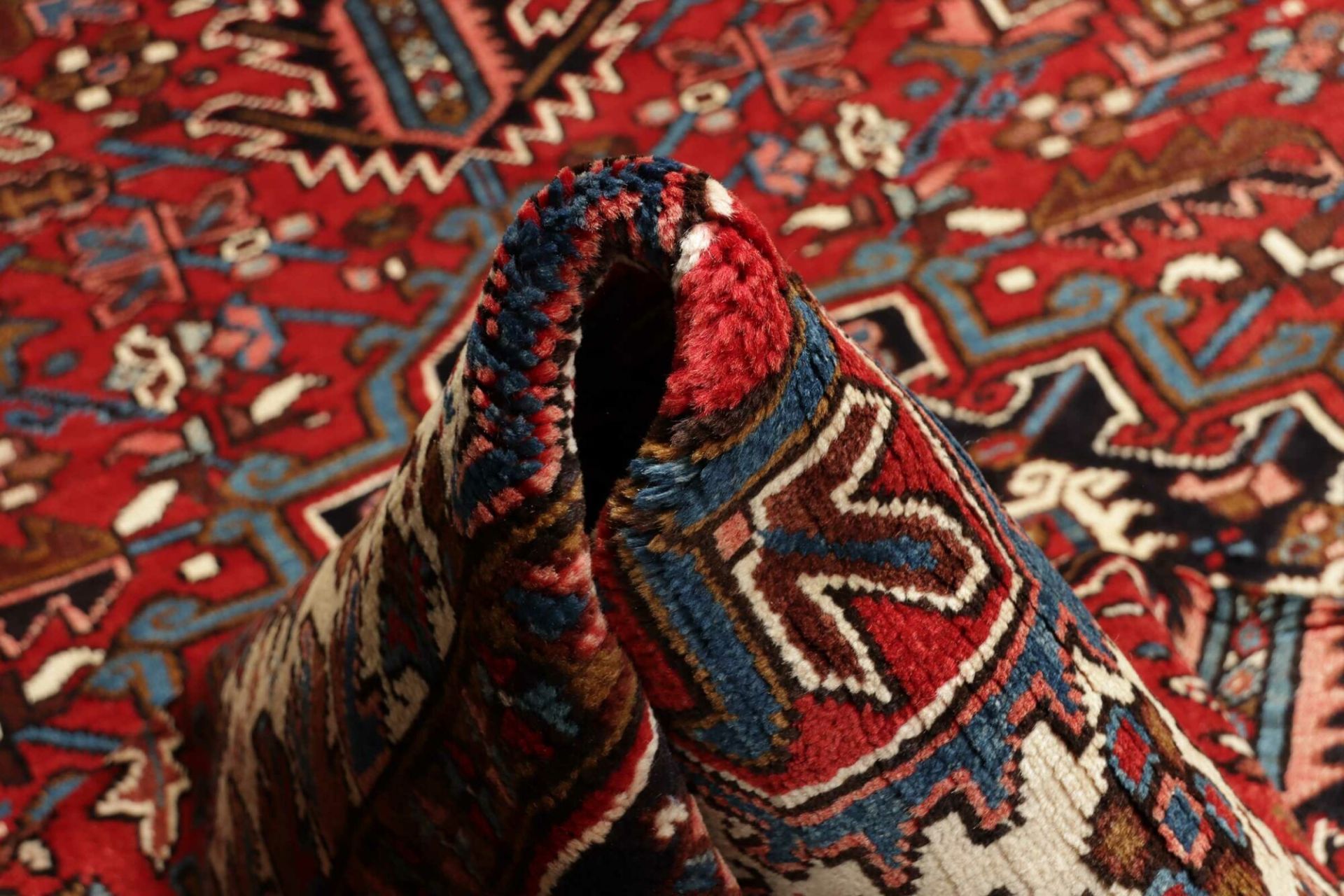 Heriz Persian Rug 211 × 289 cm, Wool, hand-knotted