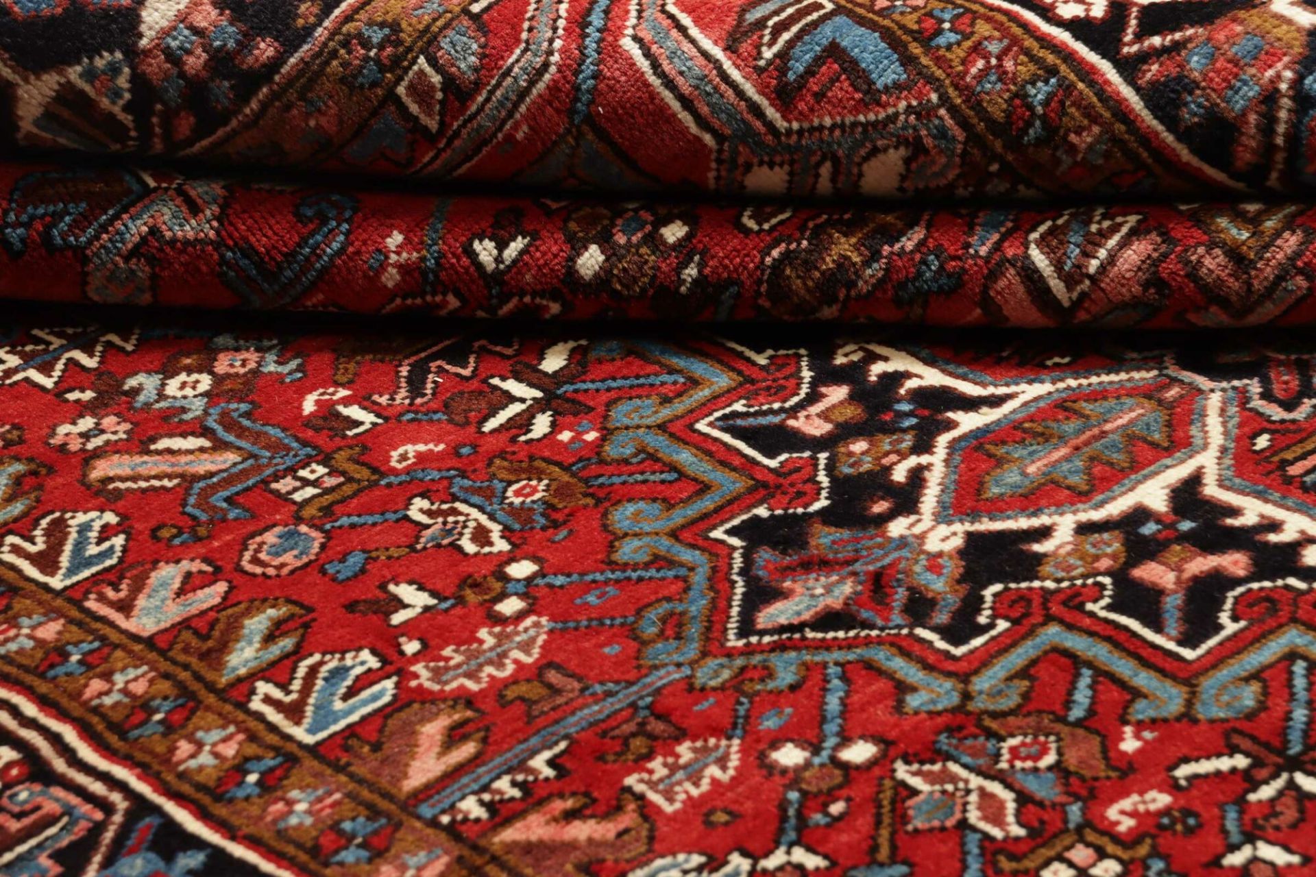 Heriz Persian Rug 211 × 289 cm, Wool, hand-knotted