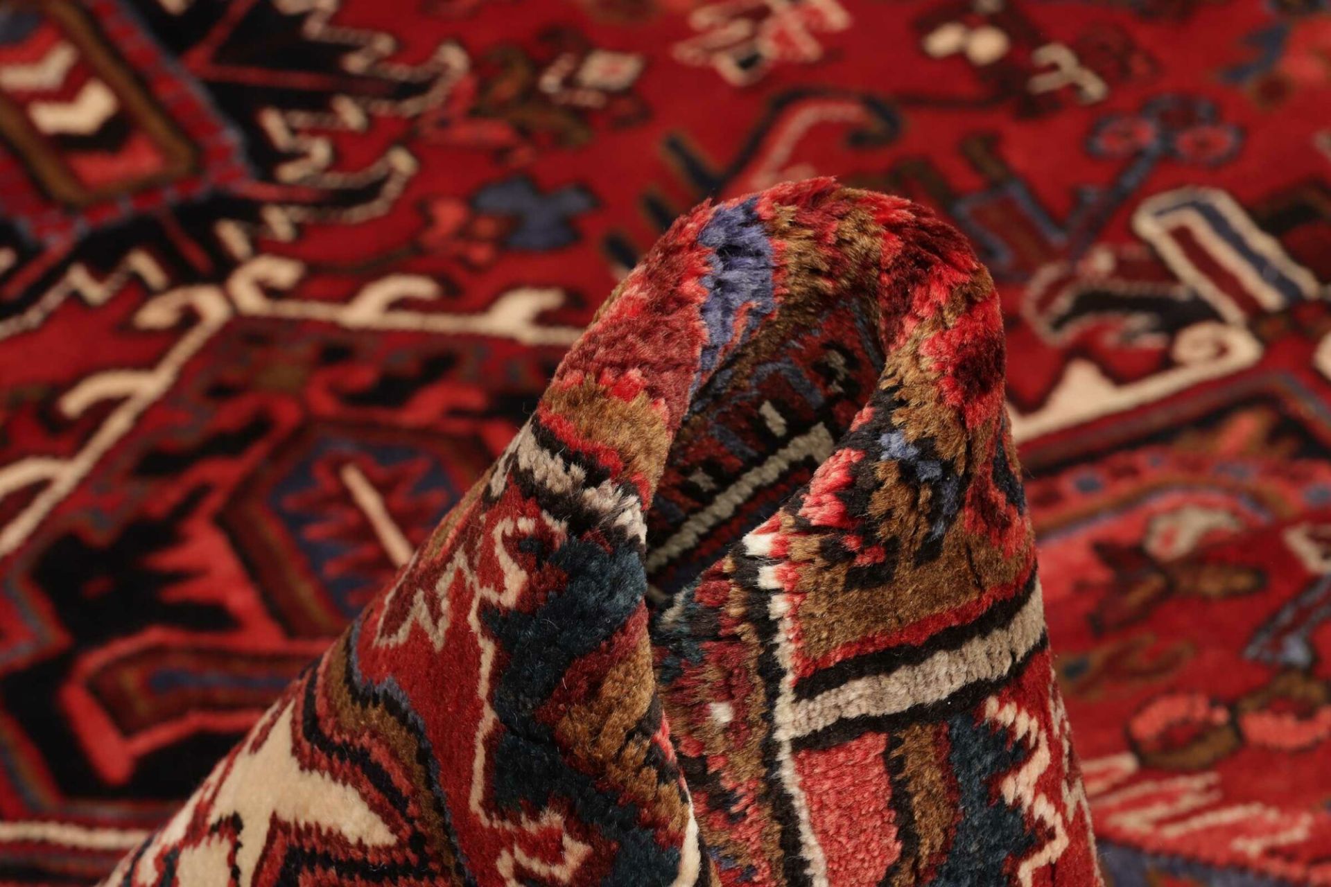Heriz Persian Rug 207 × 289 cm, Wool, hand-knotted