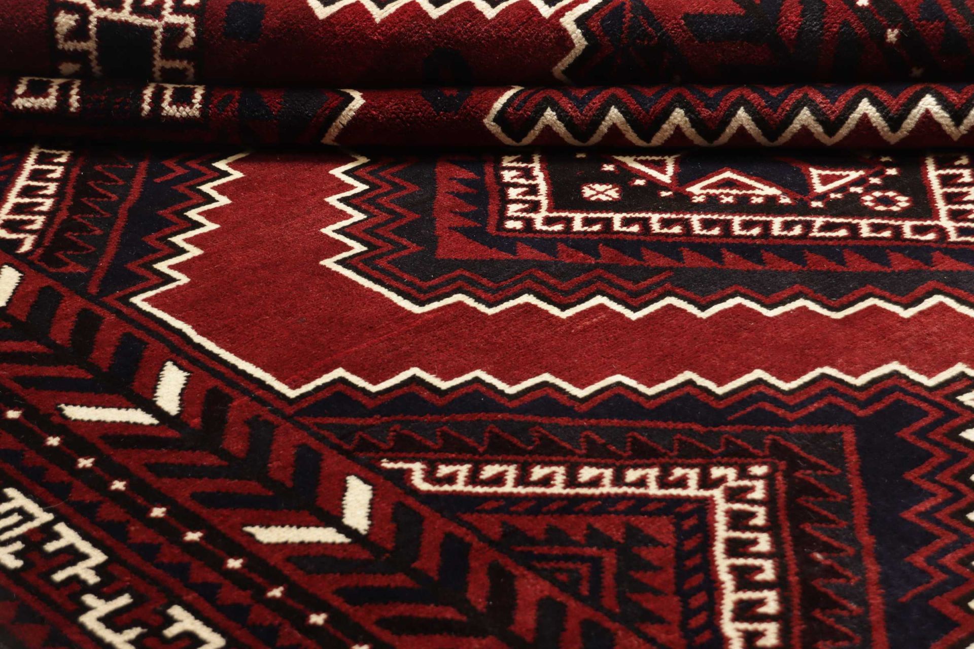 perserteppich-lori-223-x-301-cm-schurwolle-handgeknupft-geometrisch-10 Loribaft Persian Rug 223 × 301 cm, Wool, hand-knotted