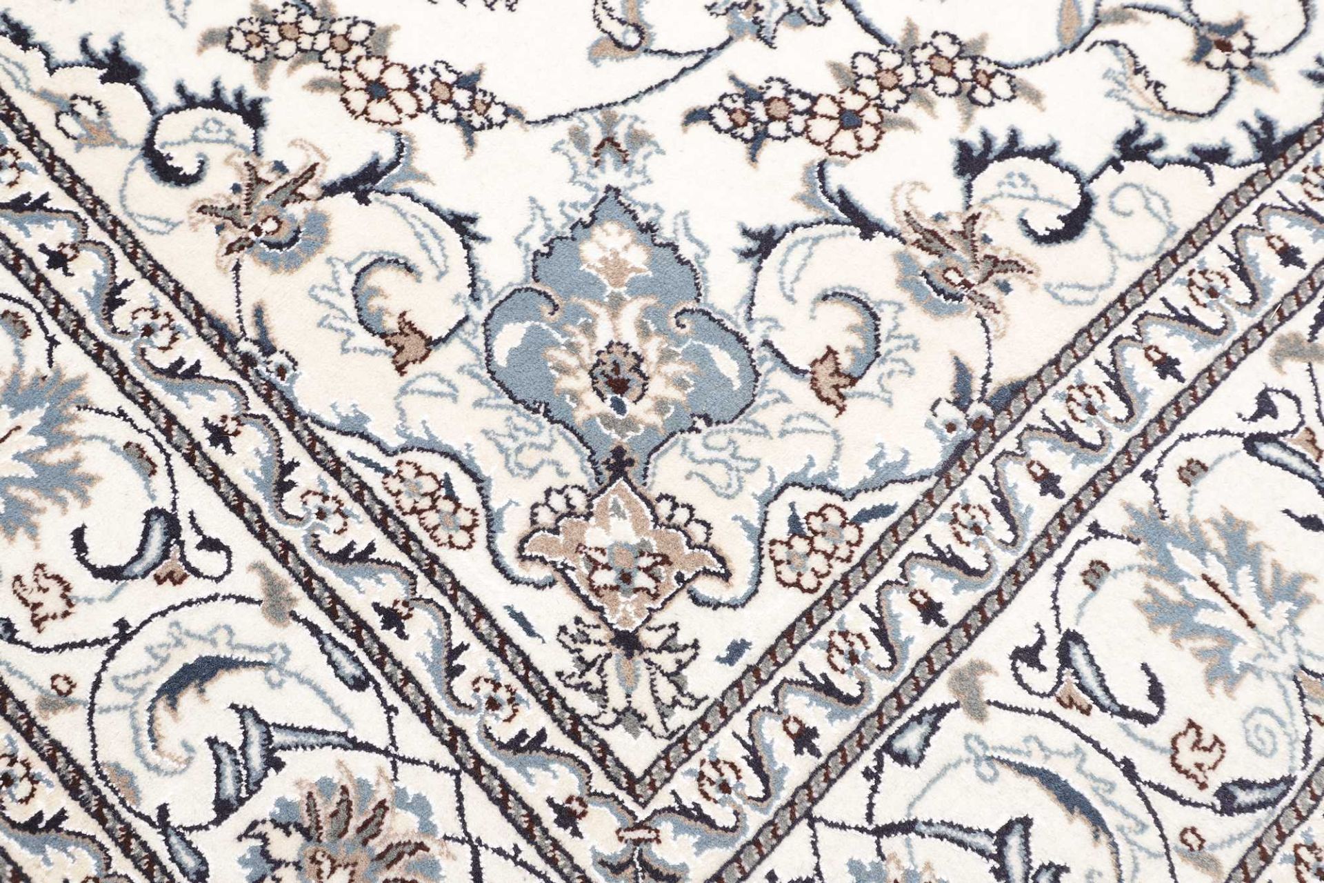 Nain Persian Rug 188 × 290 cm, Wool, hand-knotted