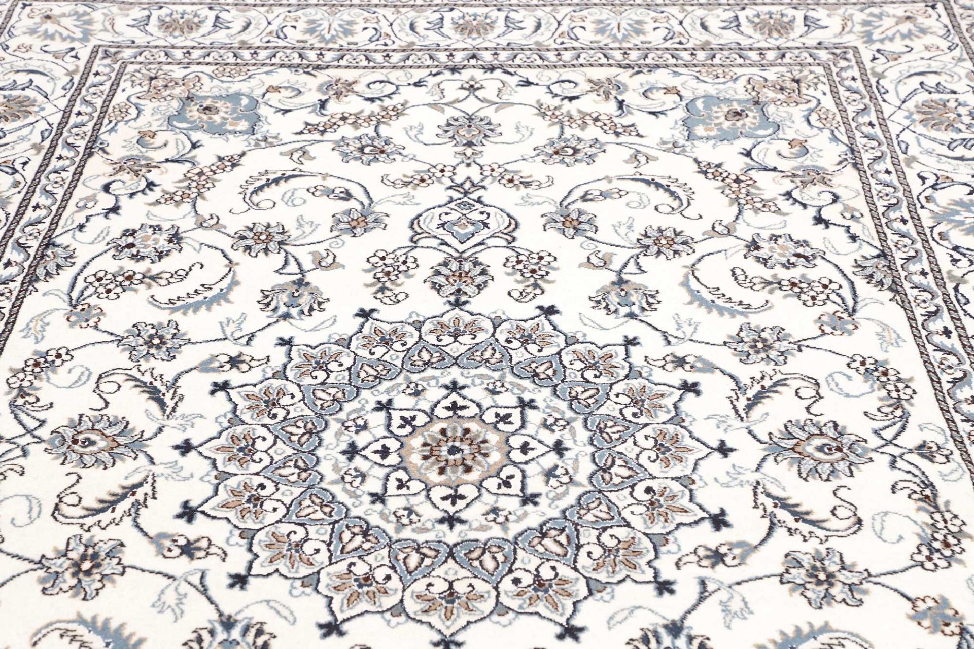 Nain Persian Rug 188 × 290 cm, Wool, hand-knotted