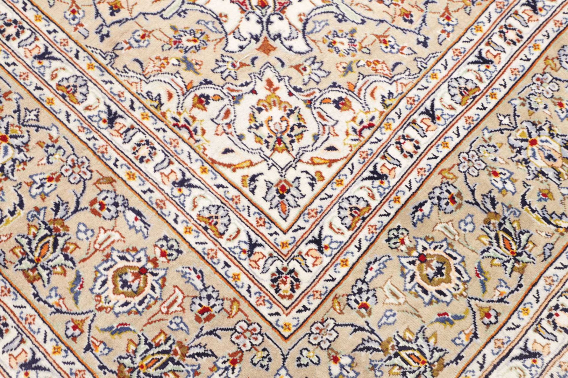 Kashan Persian Rug 206 × 324 cm, Wool, hand-knotted