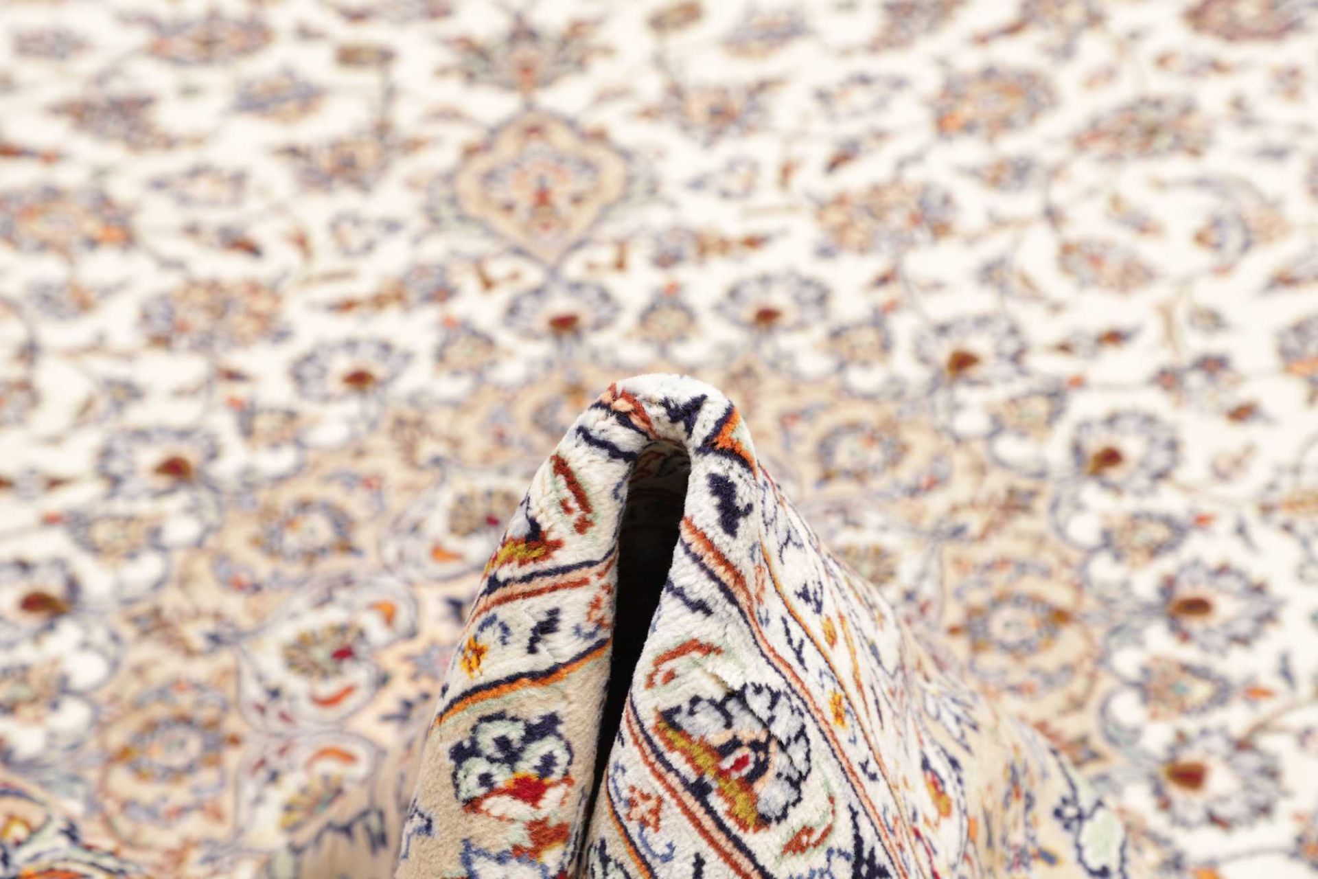 Kashan Persian Rug 206 × 324 cm, Wool, hand-knotted