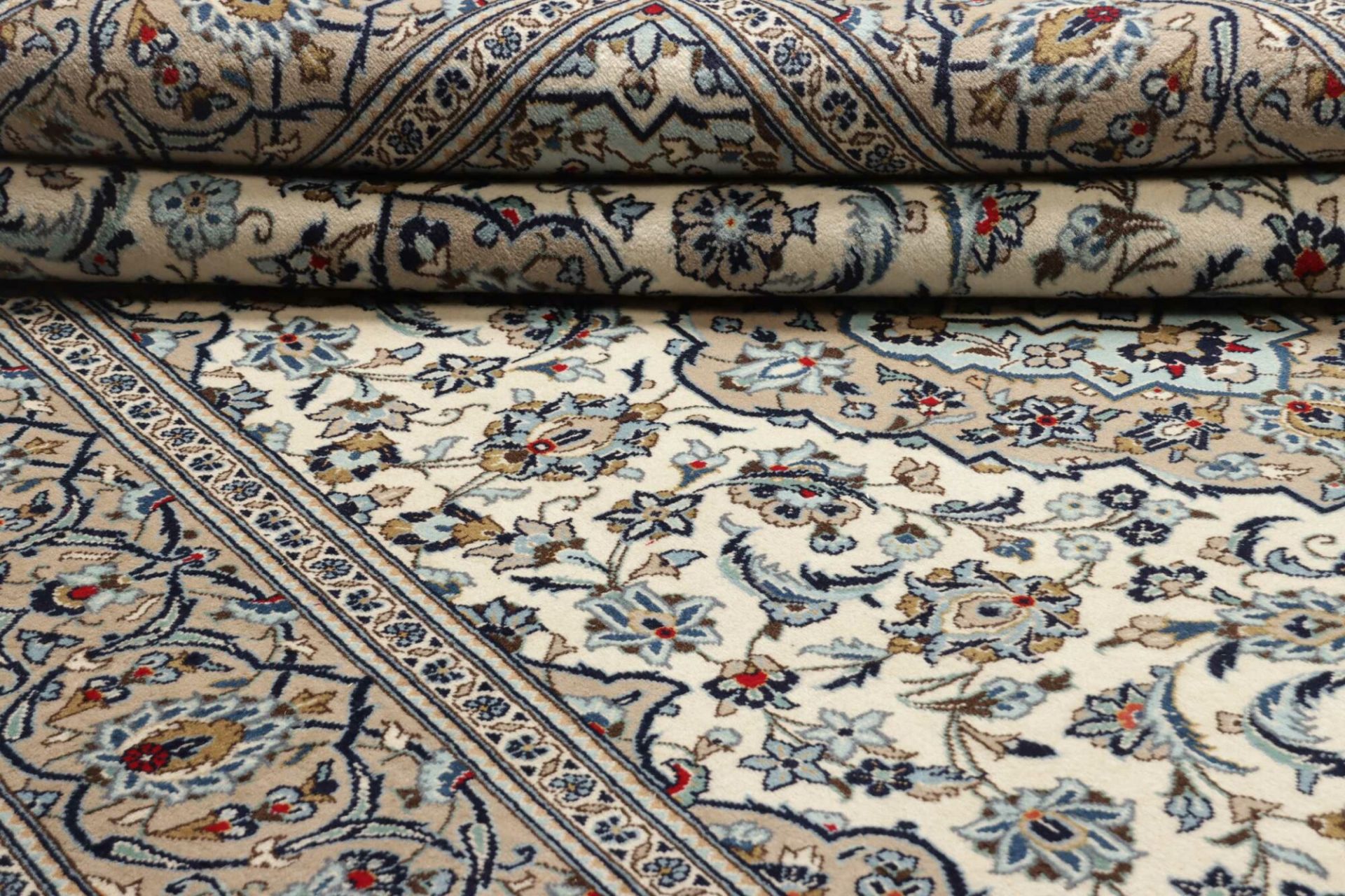 Kashan Persian Rug — hand-knotted, 203 × 321 cm, Wool