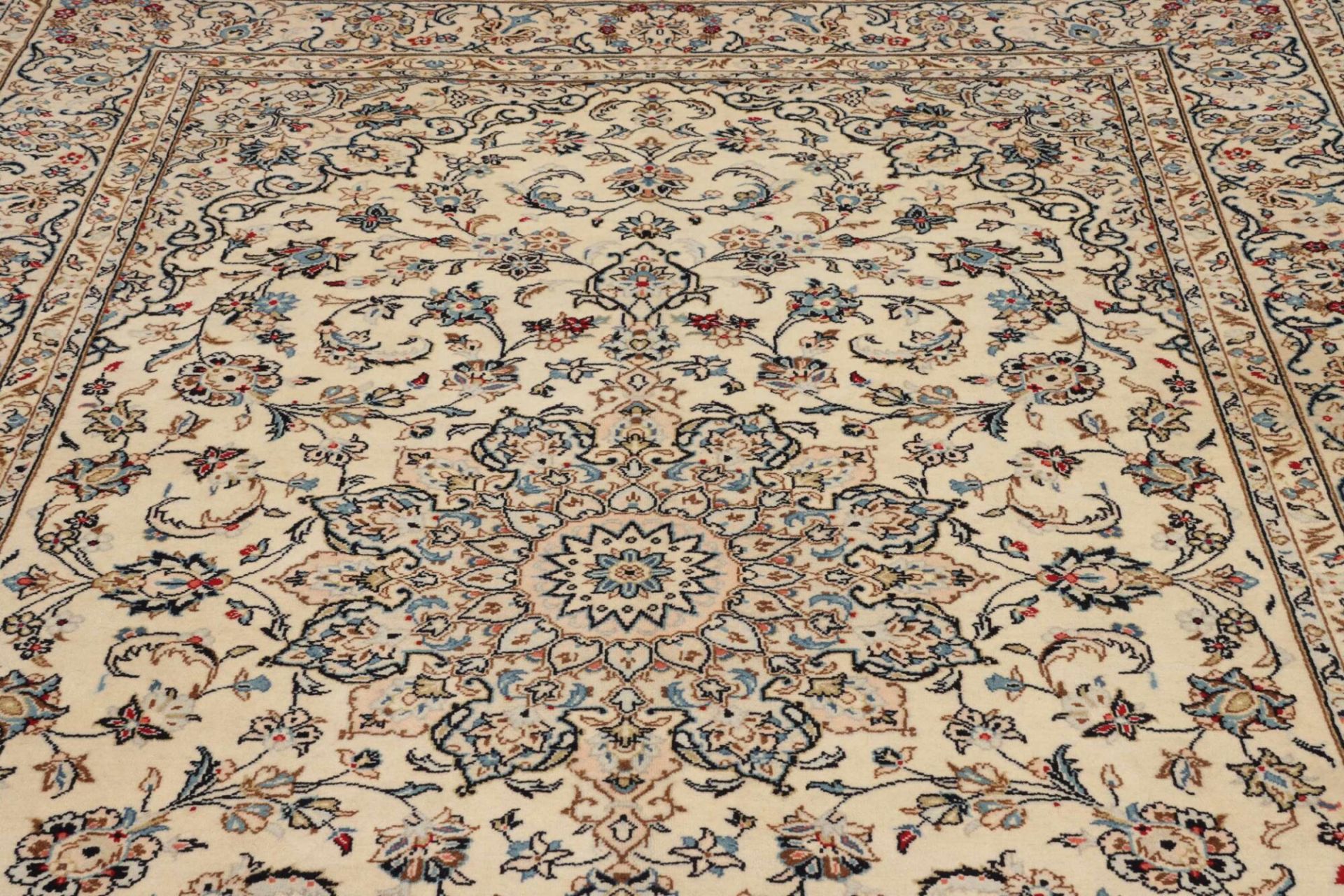 Hand-Knotted Wool Kashan Persian Rug, 201 × 302 cm